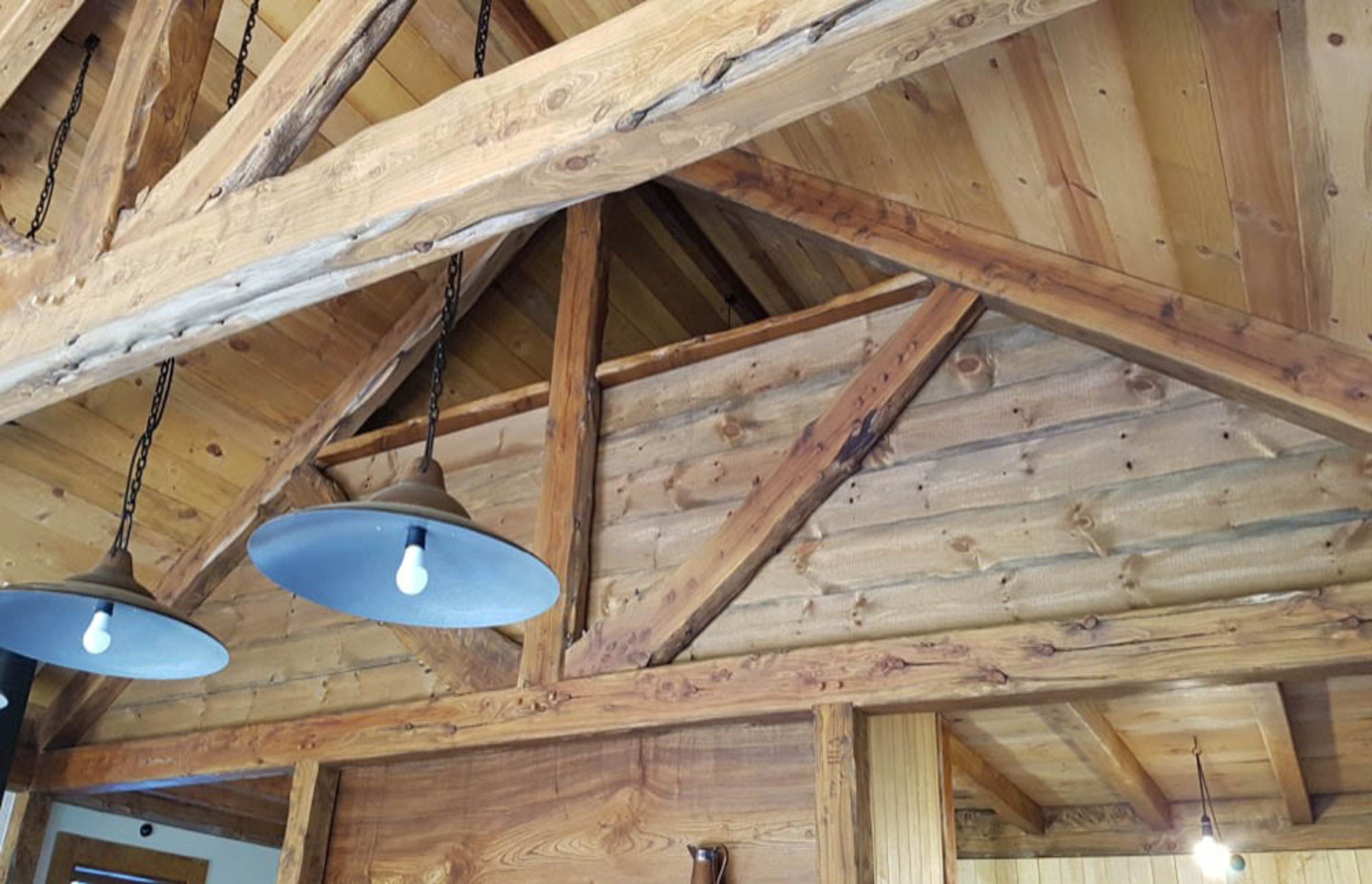 Hunting-Guides-Post-Beam-01.jpg