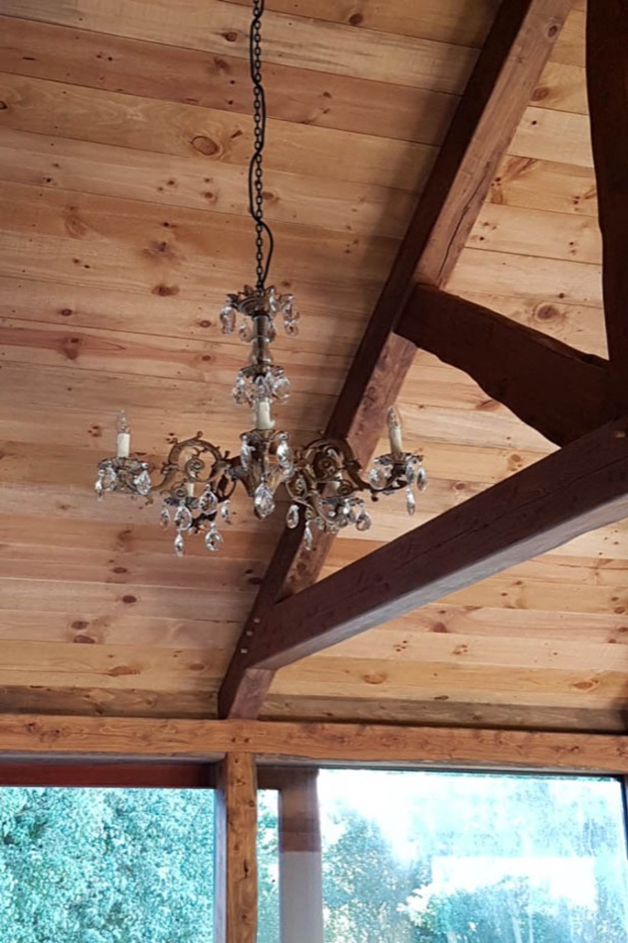 Hunting-Guides-Post-Beam-07.jpg