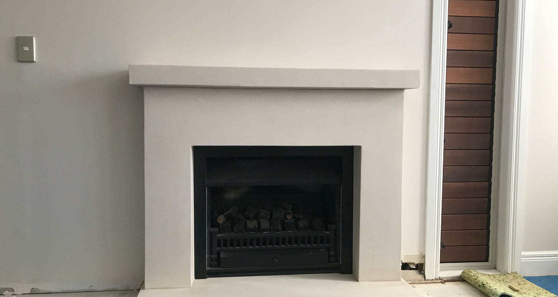 Venetian plaster - Fireplace banner
