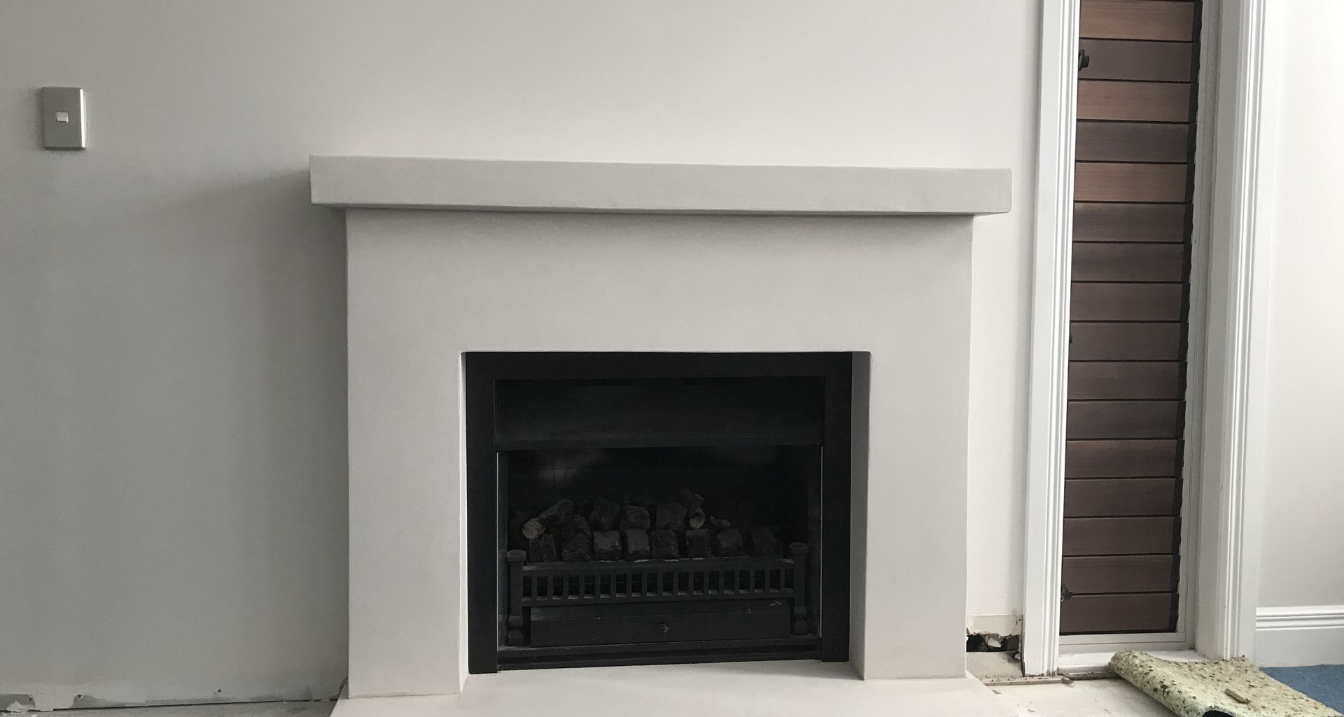 Venetian plaster - Fireplace banner