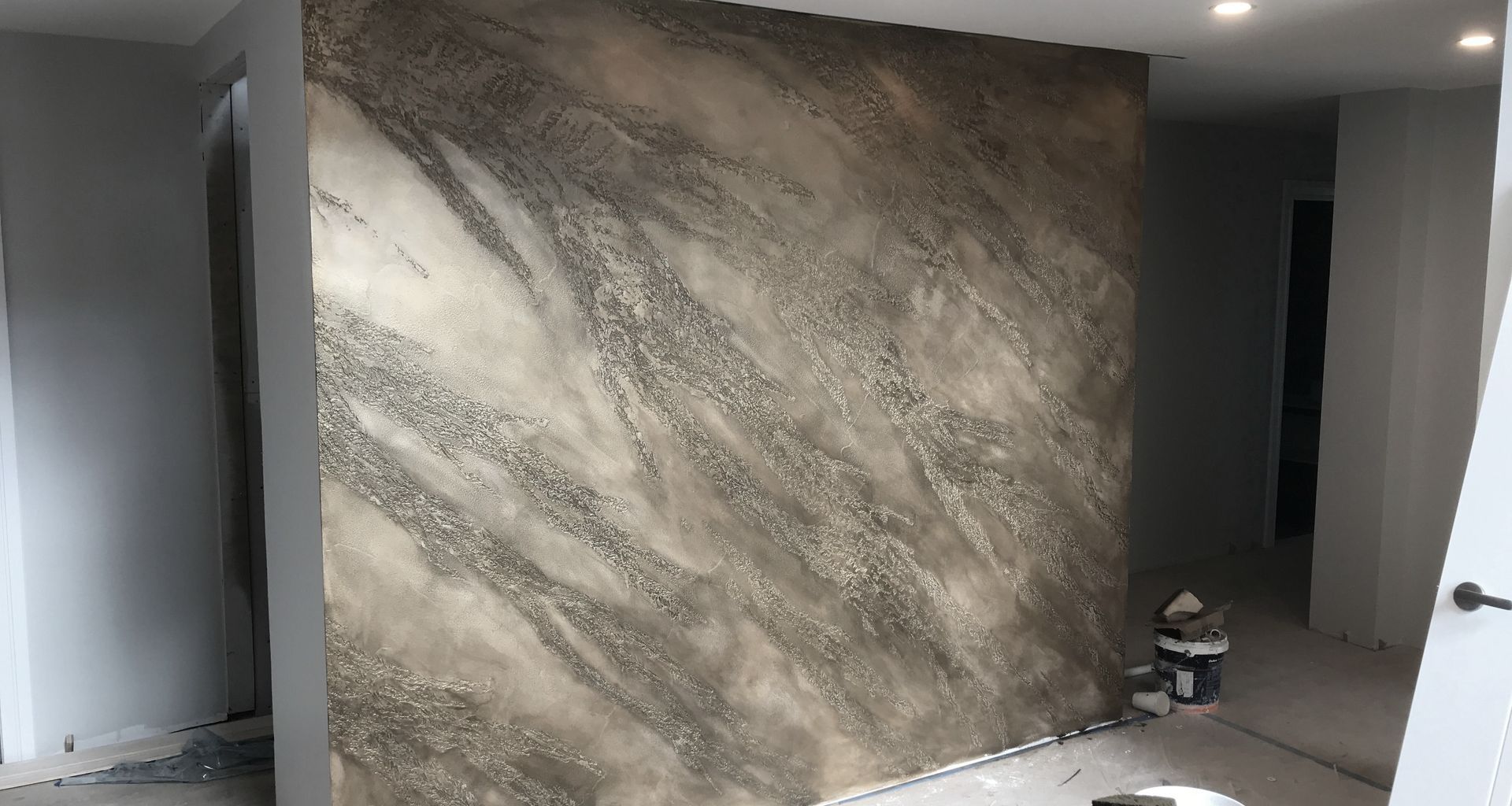 Feature wall, Golden split stone - Venetian plaster banner