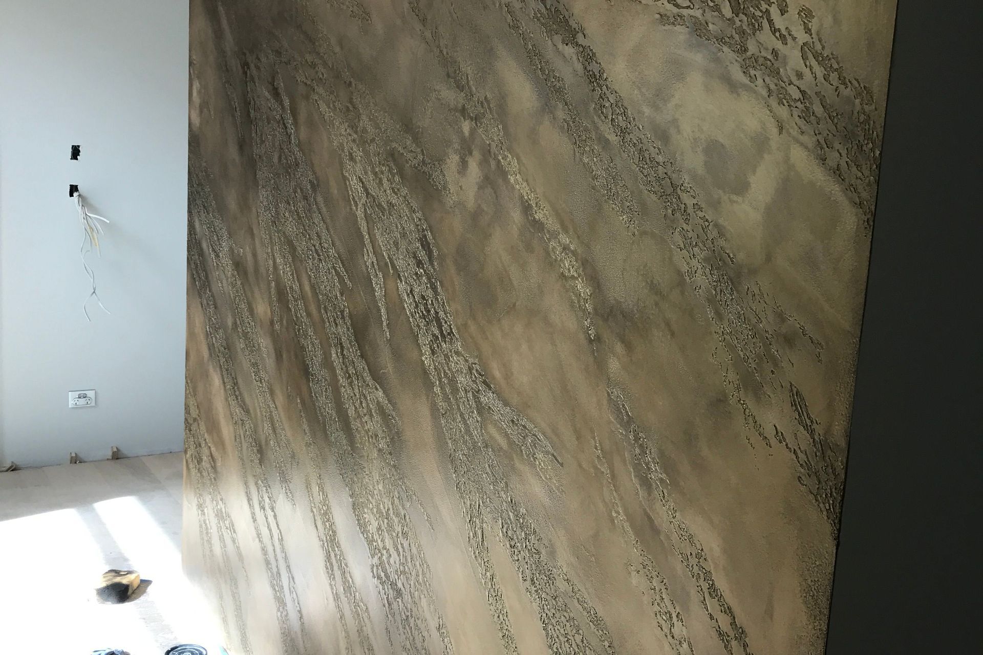 Feature wall, Golden split stone - Venetian plaster