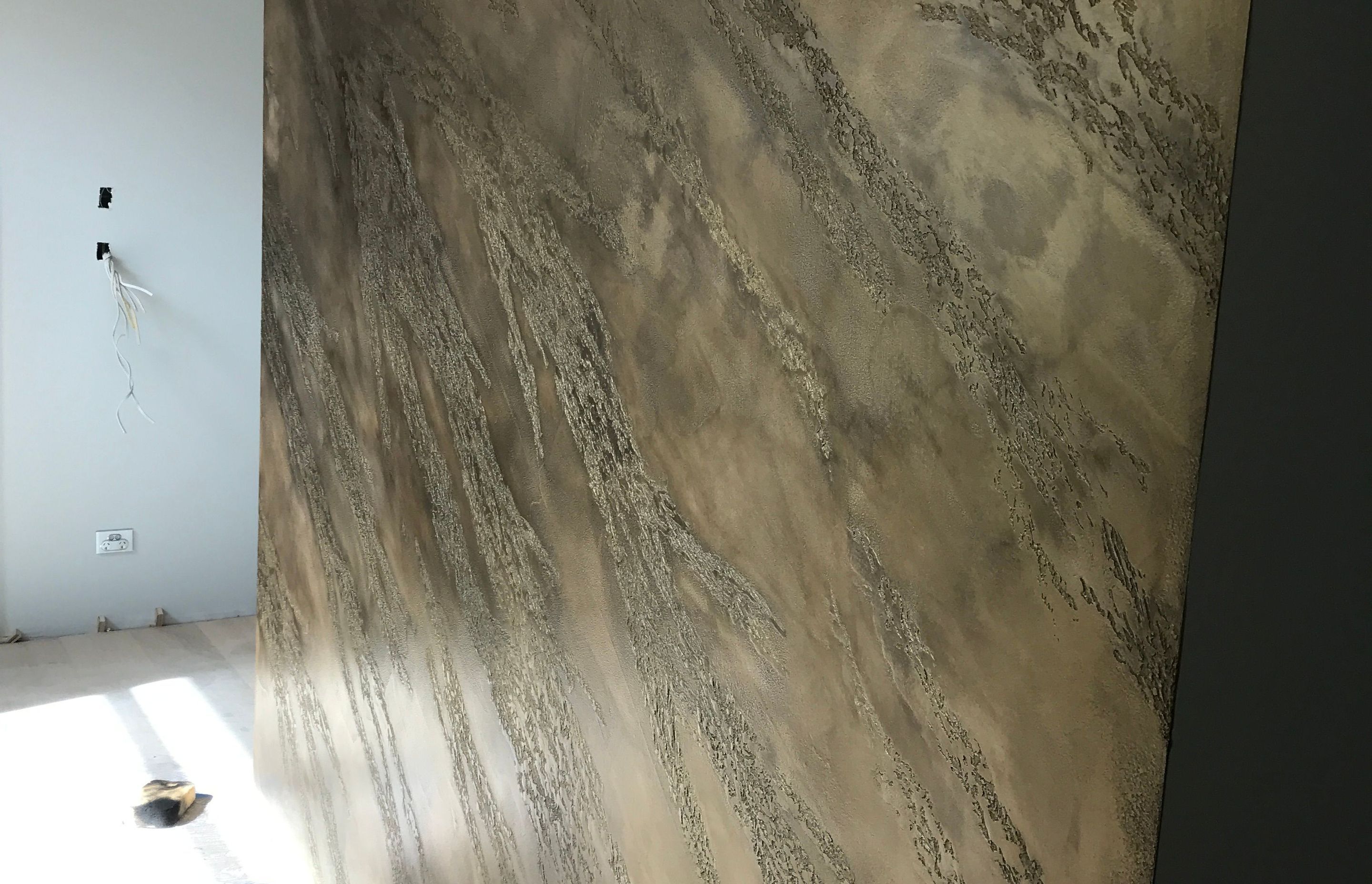 Feature wall, Golden split stone - Venetian plaster