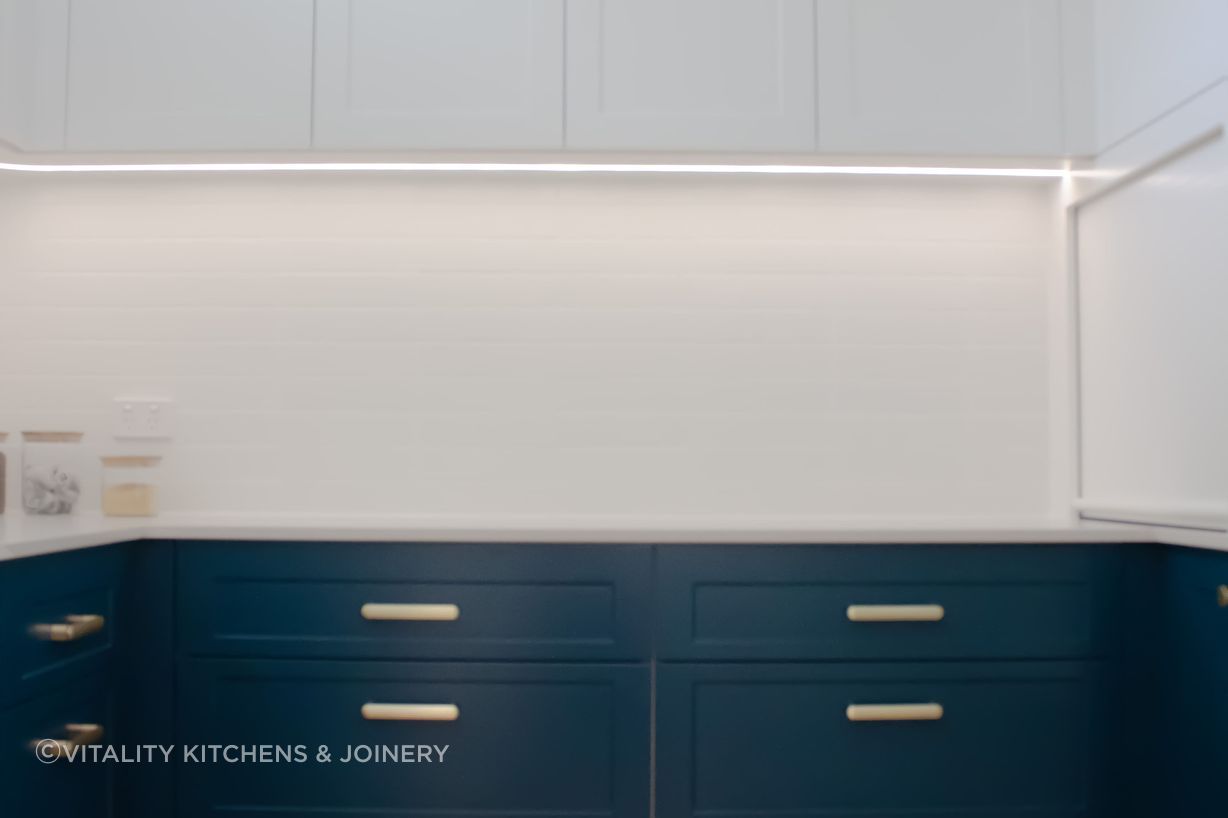 IMG0347-Butlers-pantry-with-appliance-cabinet-copy-min.jpg