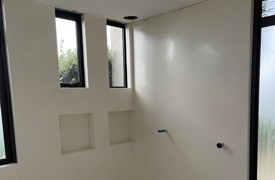 Bathroom walls and floor, Pietra Levigata