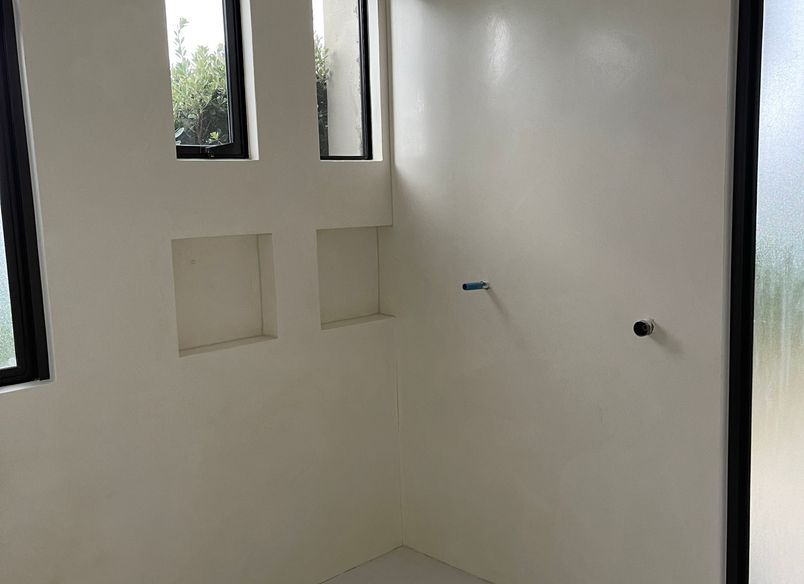 Bathroom walls and floor, Pietra Levigata