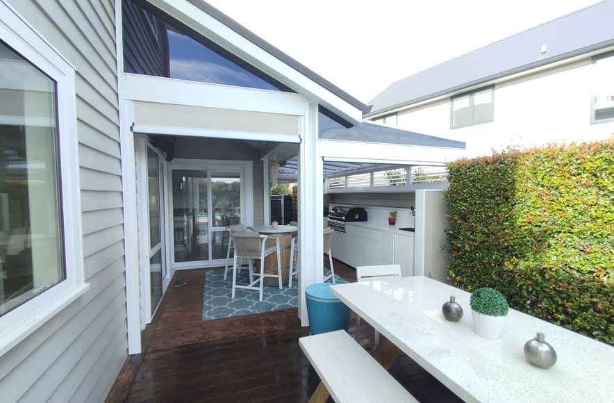 Flat Rectangle Canopy With Ziptrak® Outdoor Blinds And Fixed Louvre Panels In Karaka