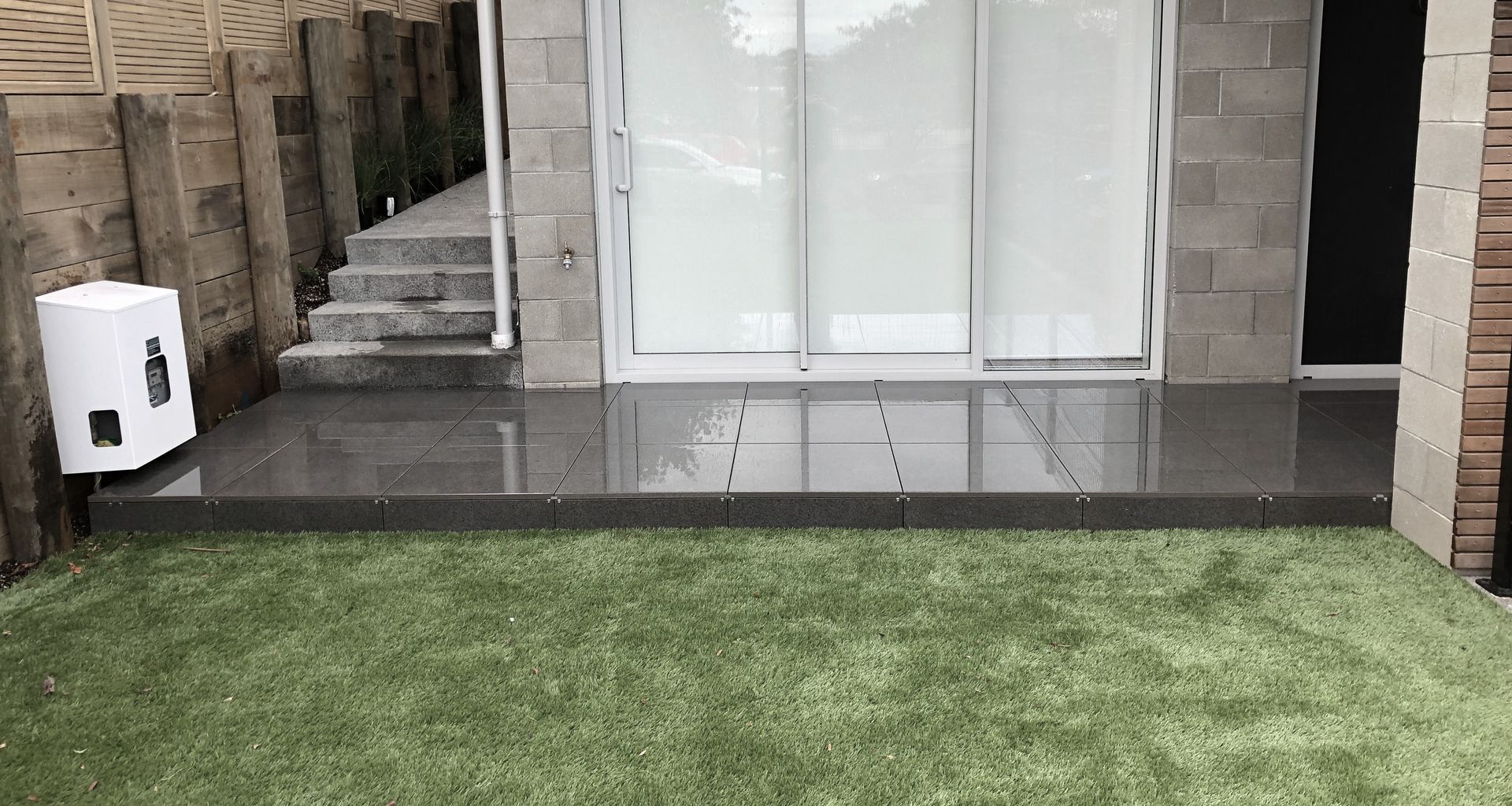 Tile & Turf banner