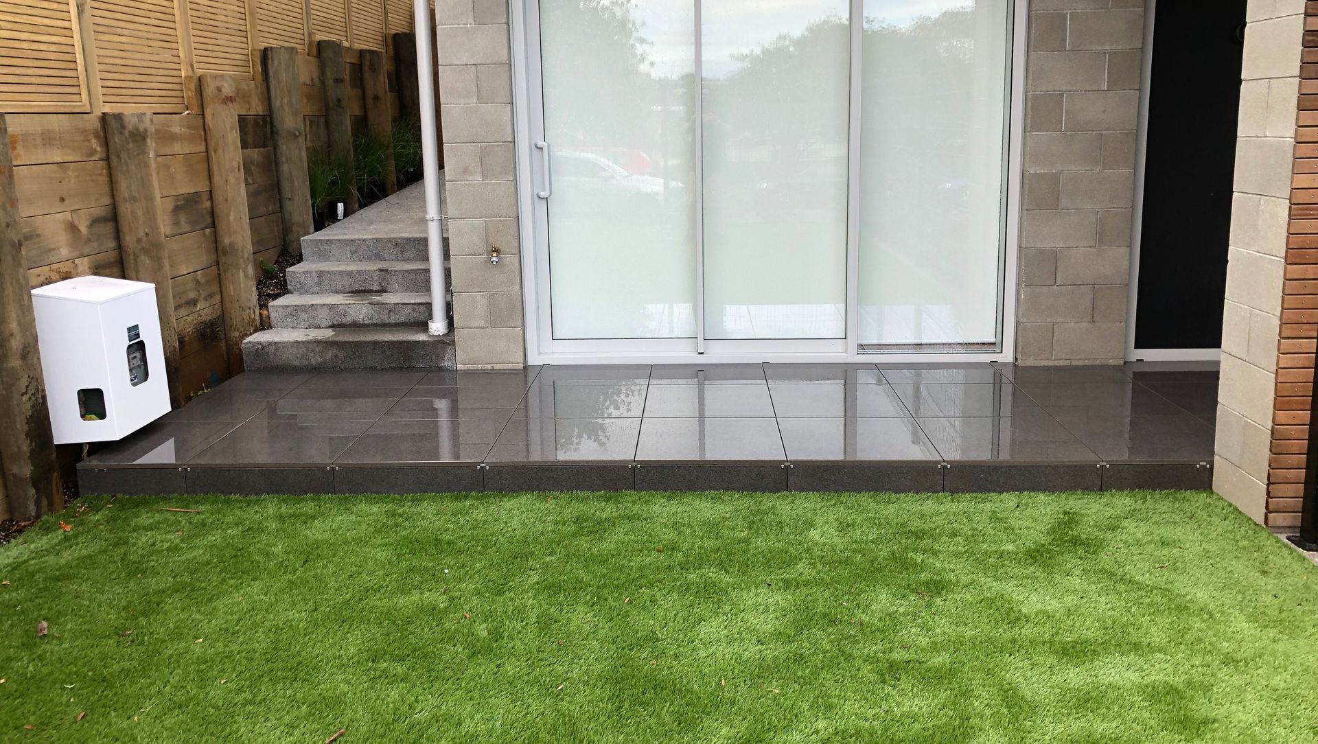Tile & Turf banner