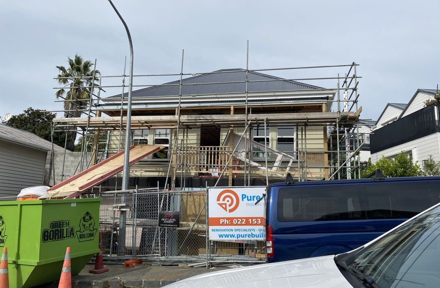 9 Gunson Str