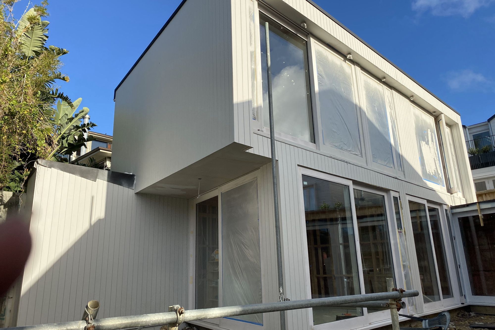 9 Gunson Str