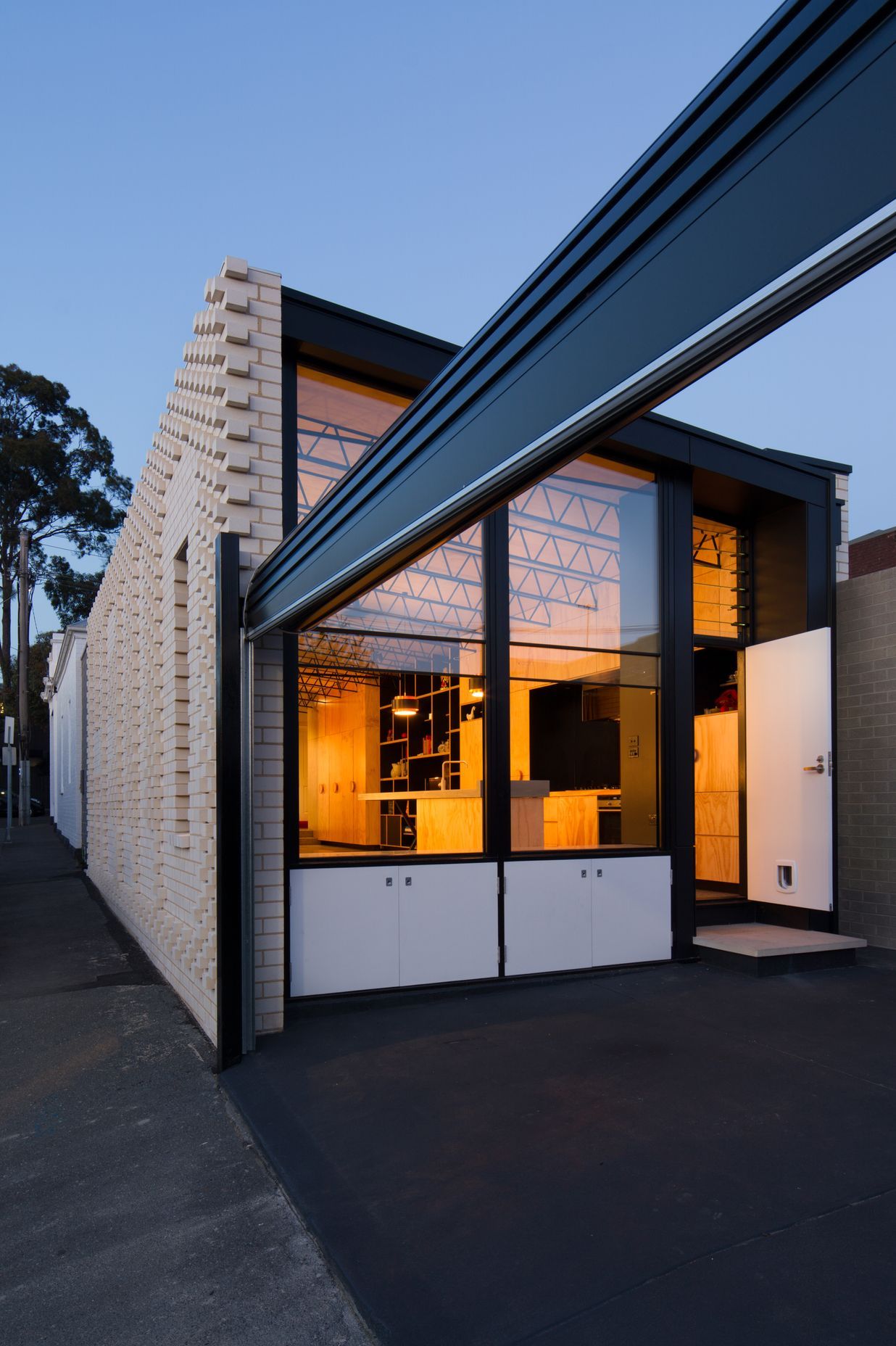 Hello House