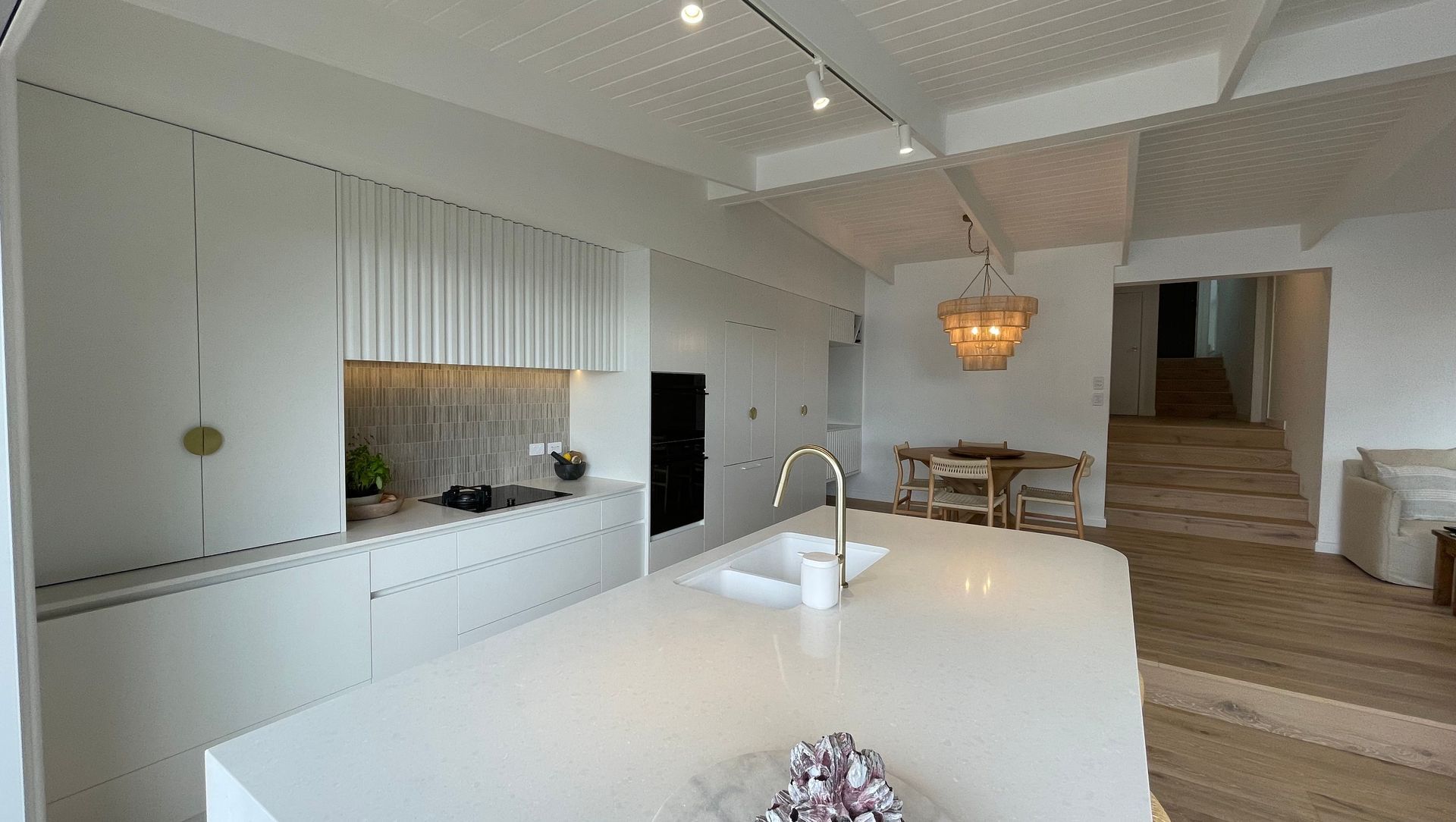 Luxurious Coastal Living banner