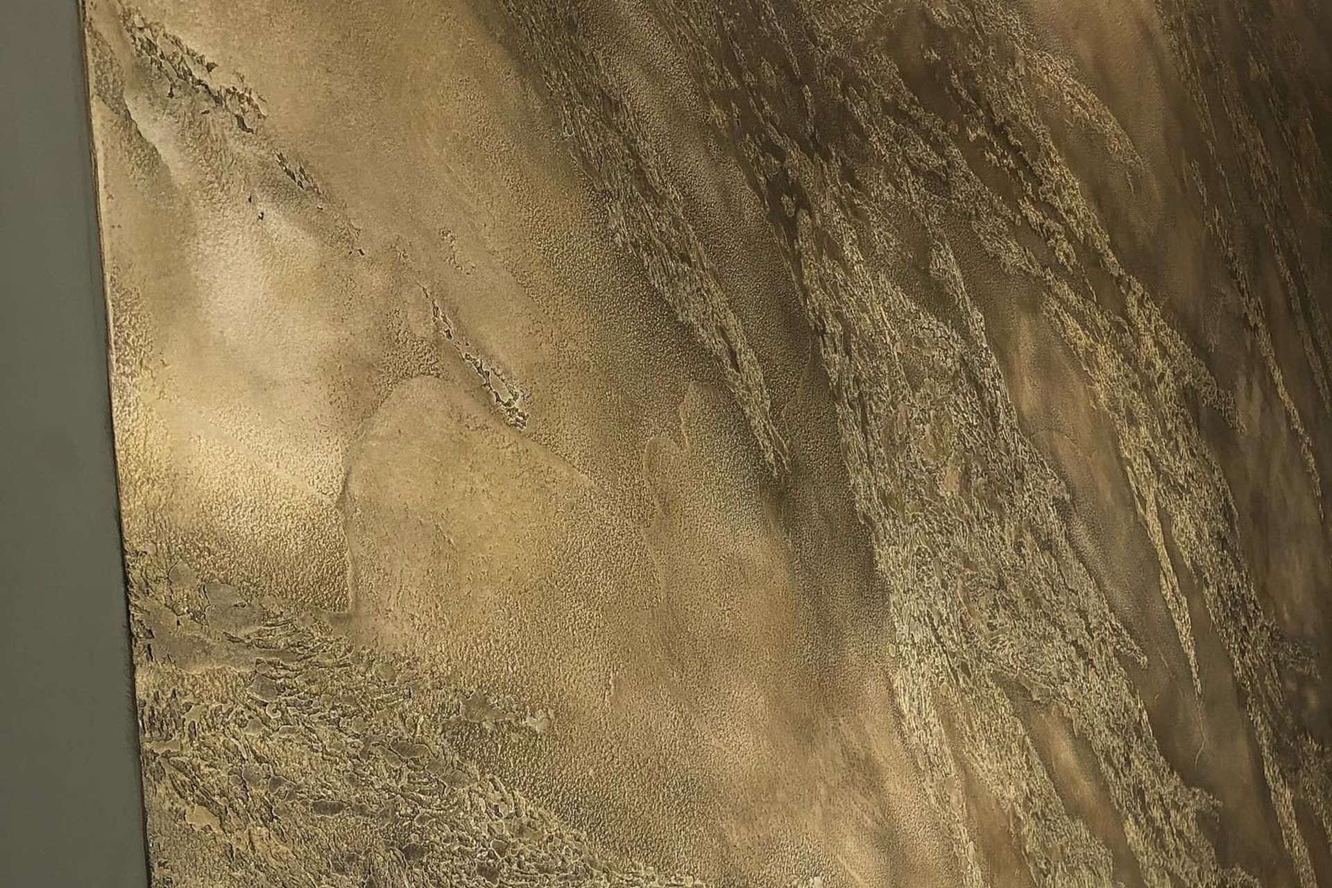 Feature wall, Golden split stone - Venetian plaster