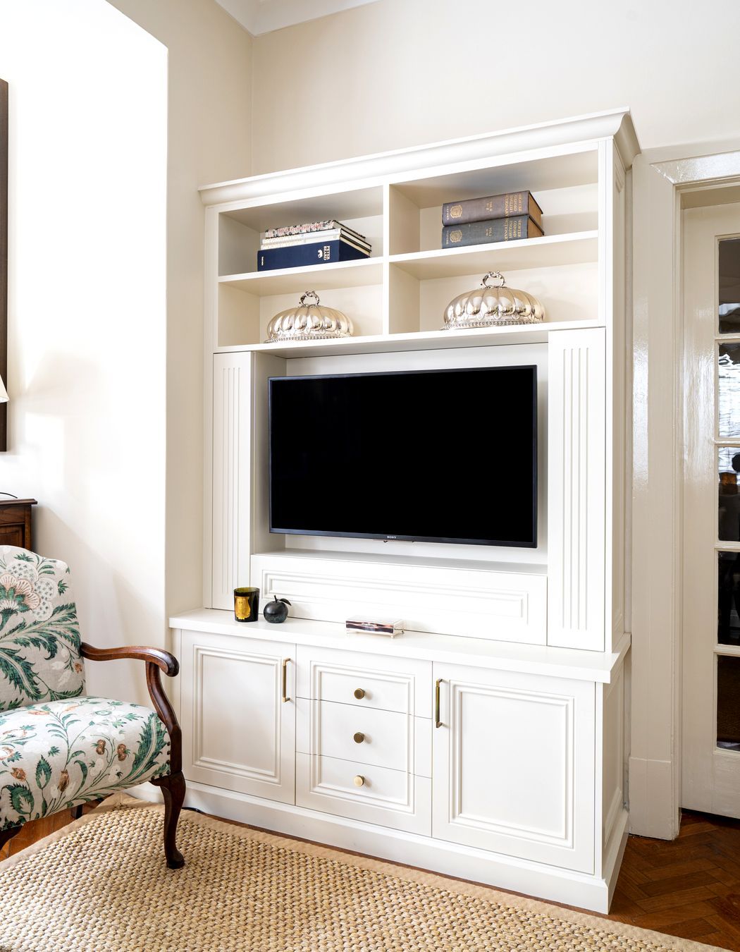 Grand Apartment Living