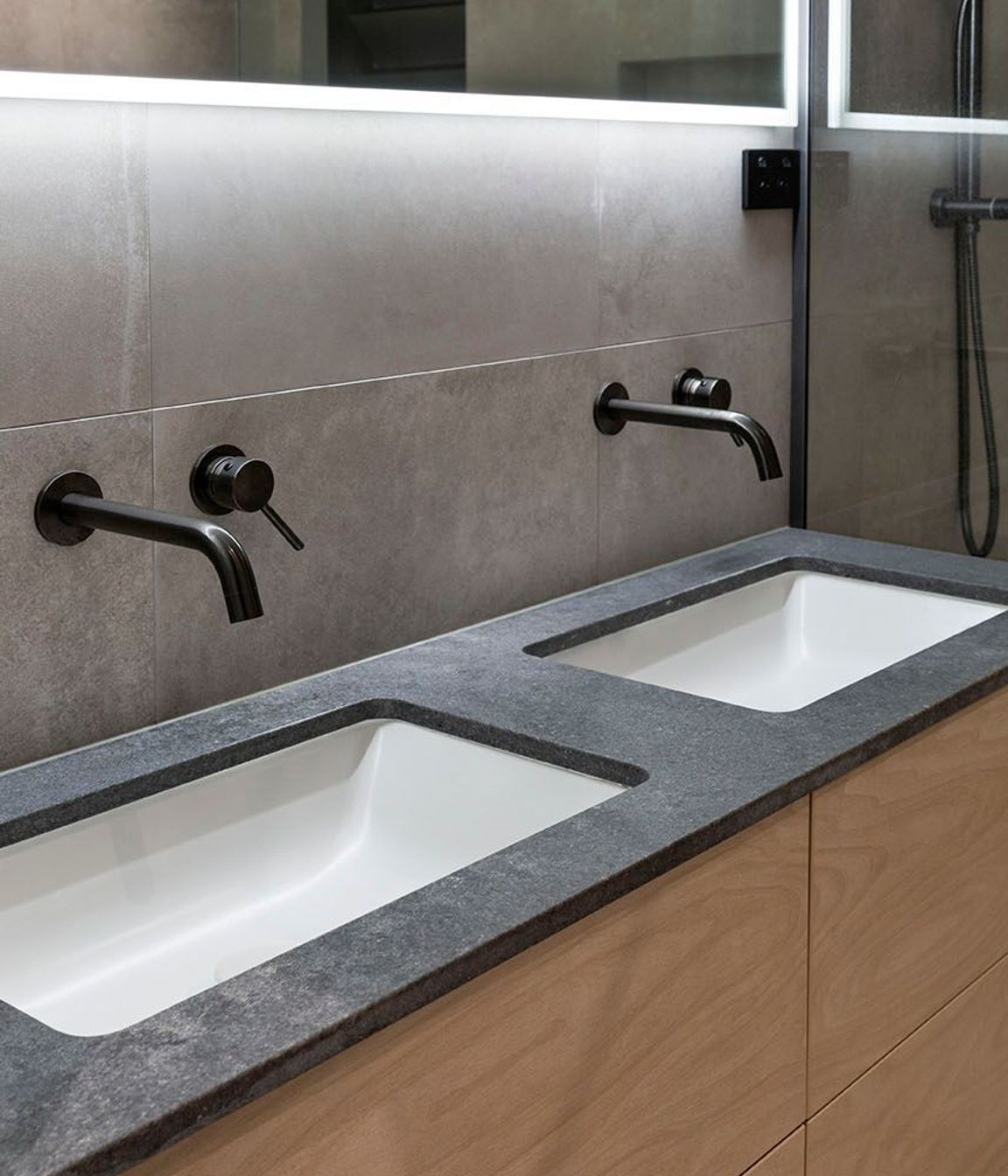 Ensuite vanity