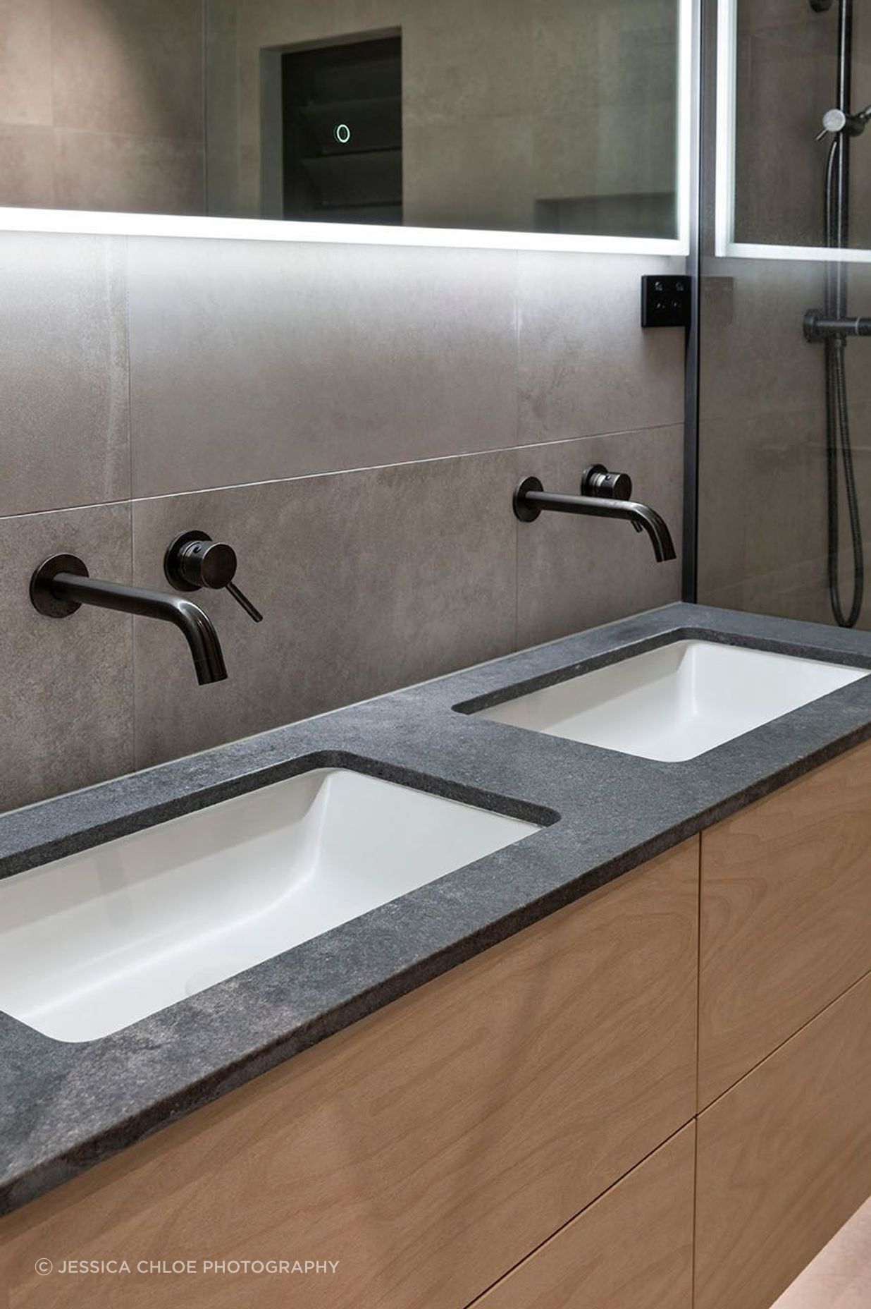 Ensuite vanity