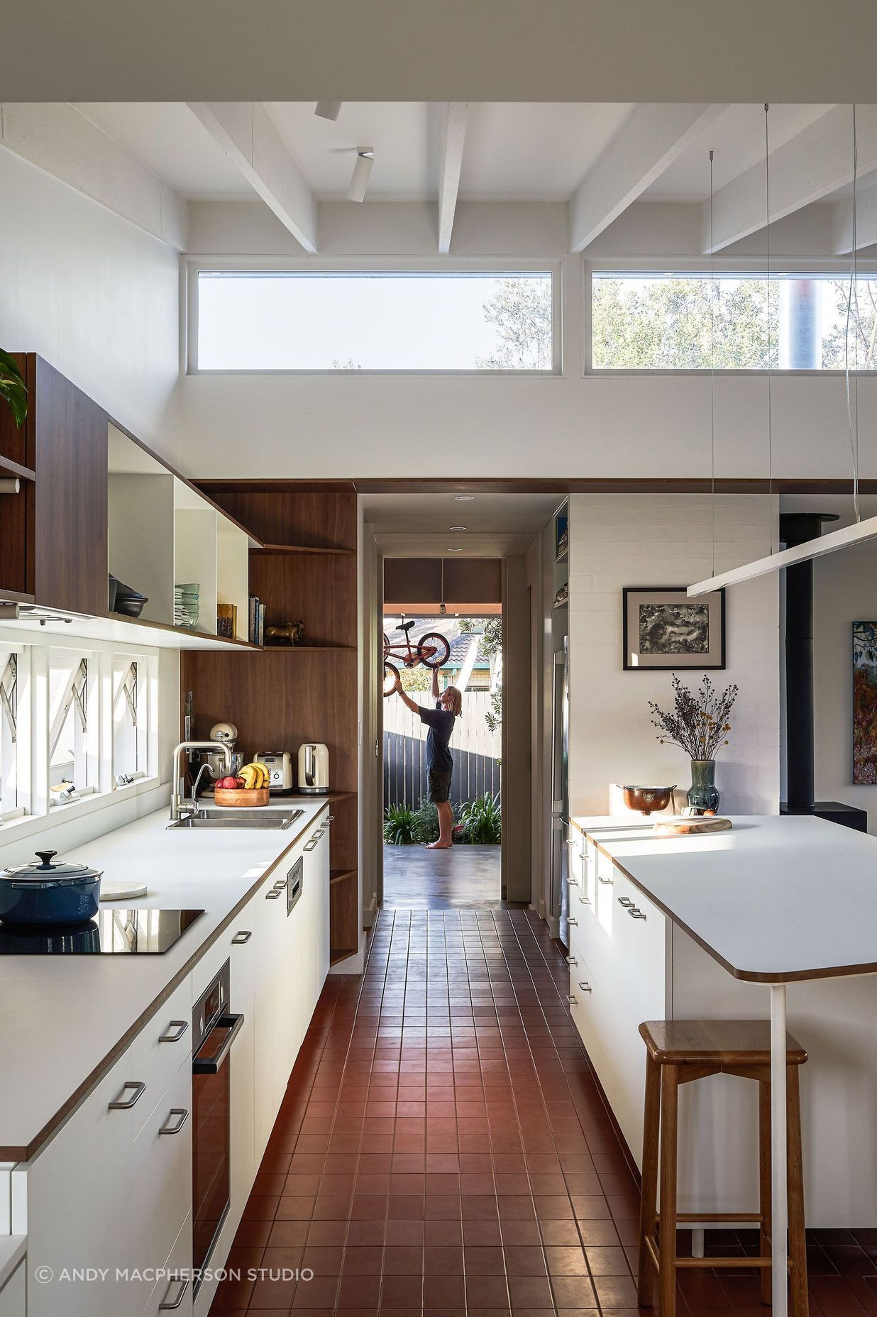 JHATHECOTTAGEANDYMACPHERSON-1CROP-v2.jpg