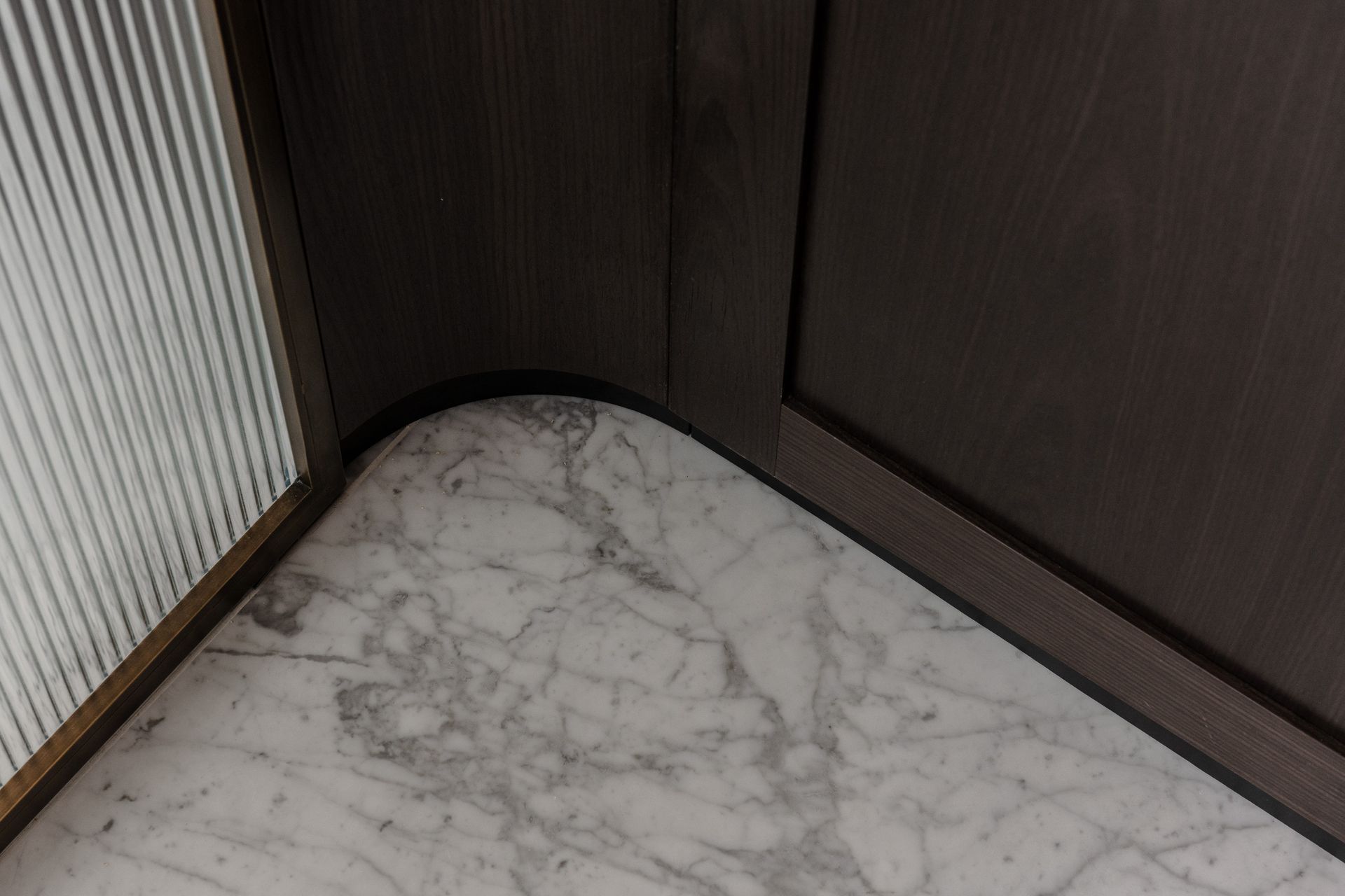 Art Deco curve details