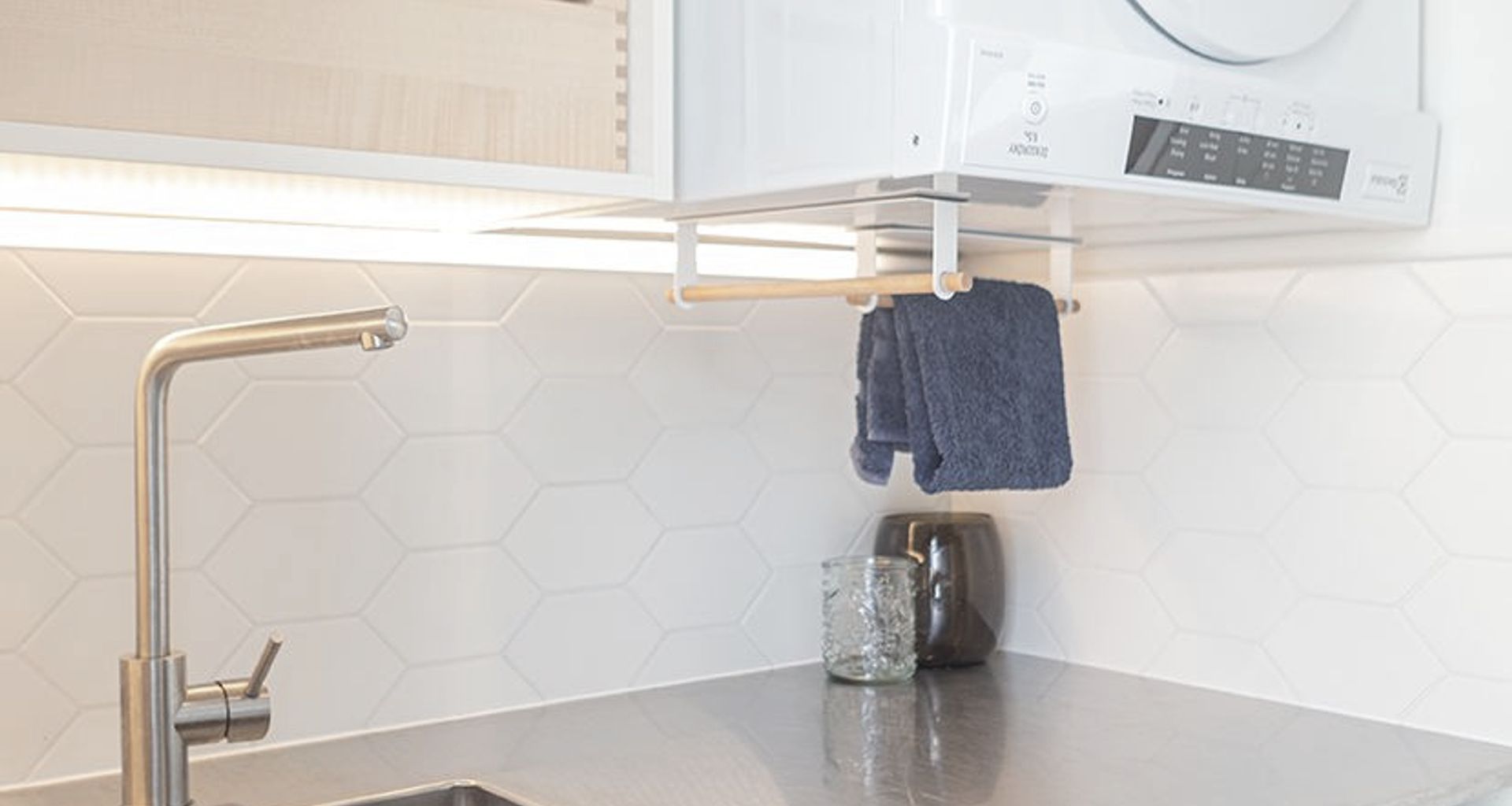 Space efficient Laundry banner