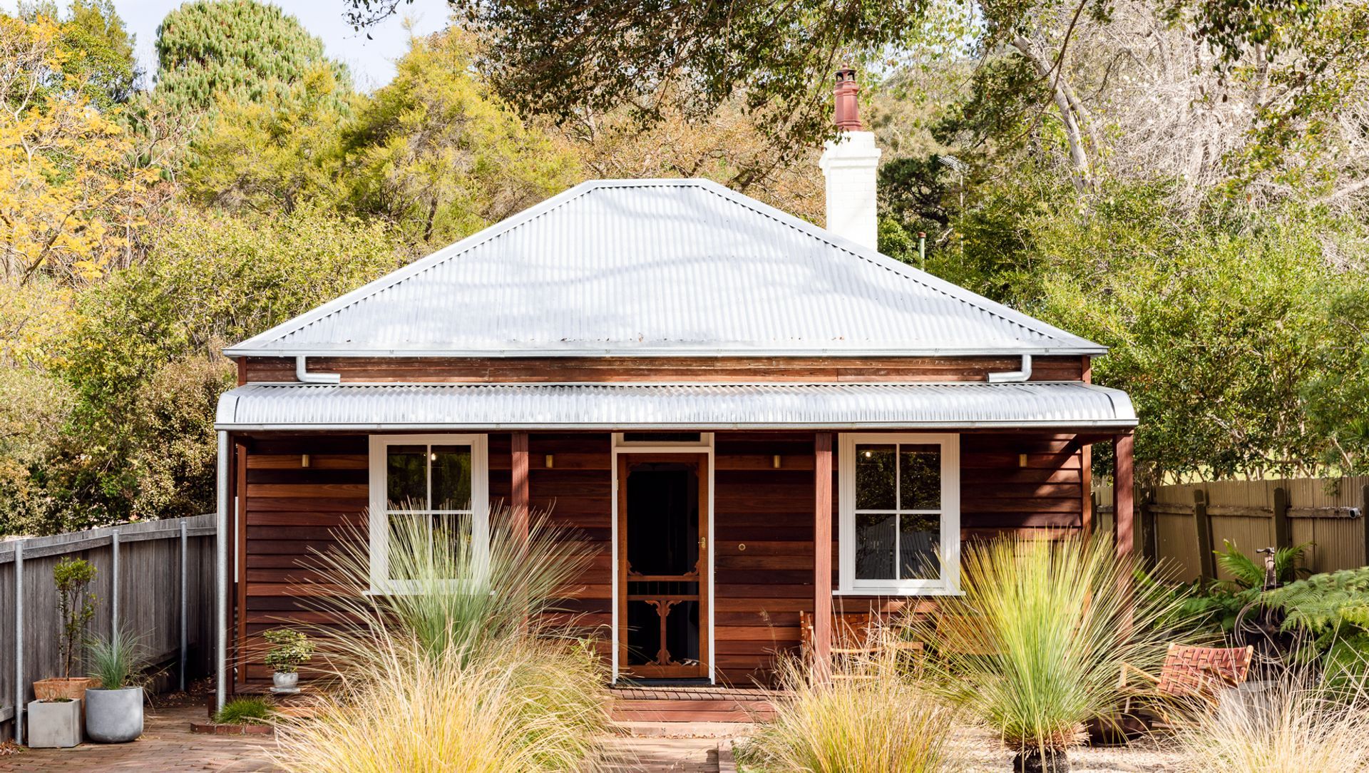 Wallaby Cottage by Kibbin Design banner