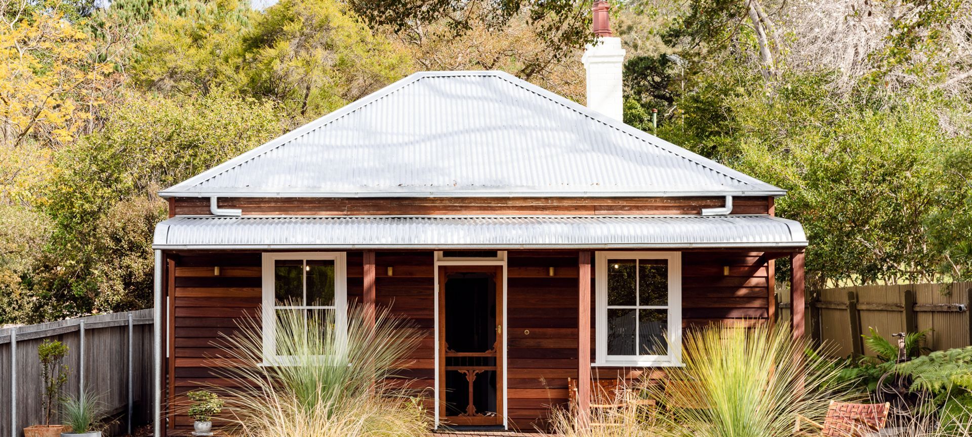 Wallaby Cottage by Kibbin Design banner
