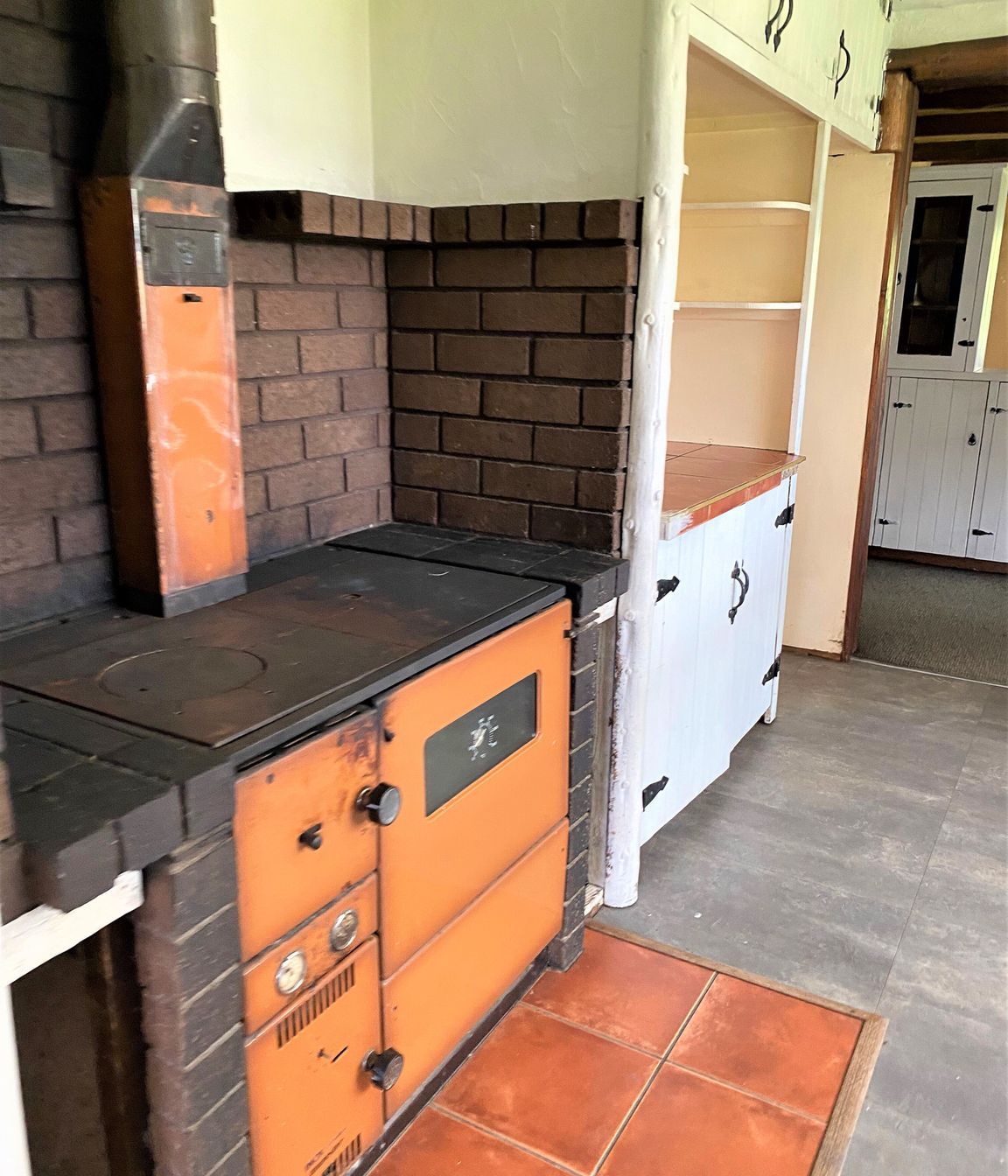Kitchen-before.jpg