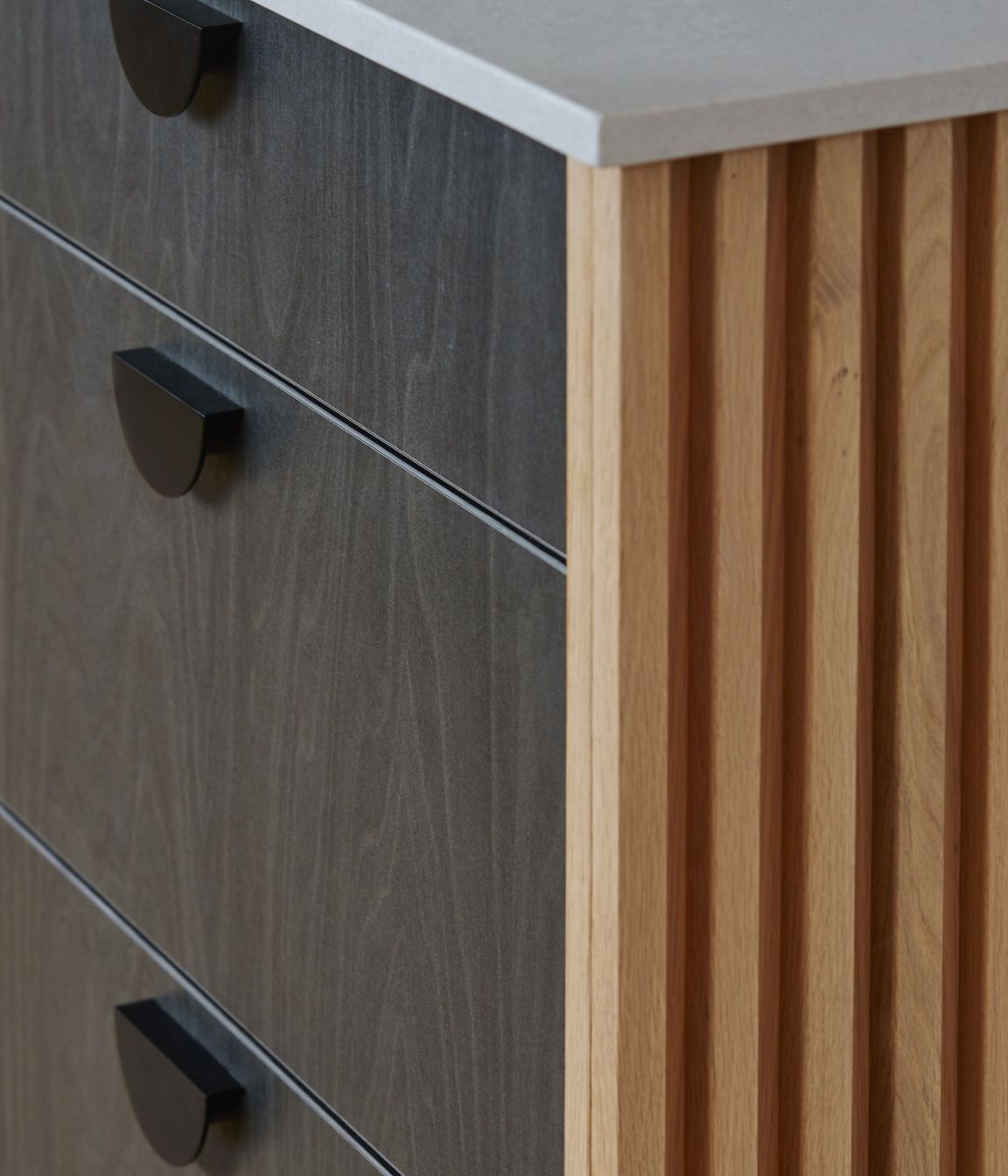 Kitchen-detailing-Oak-Curved-Island.jpg
