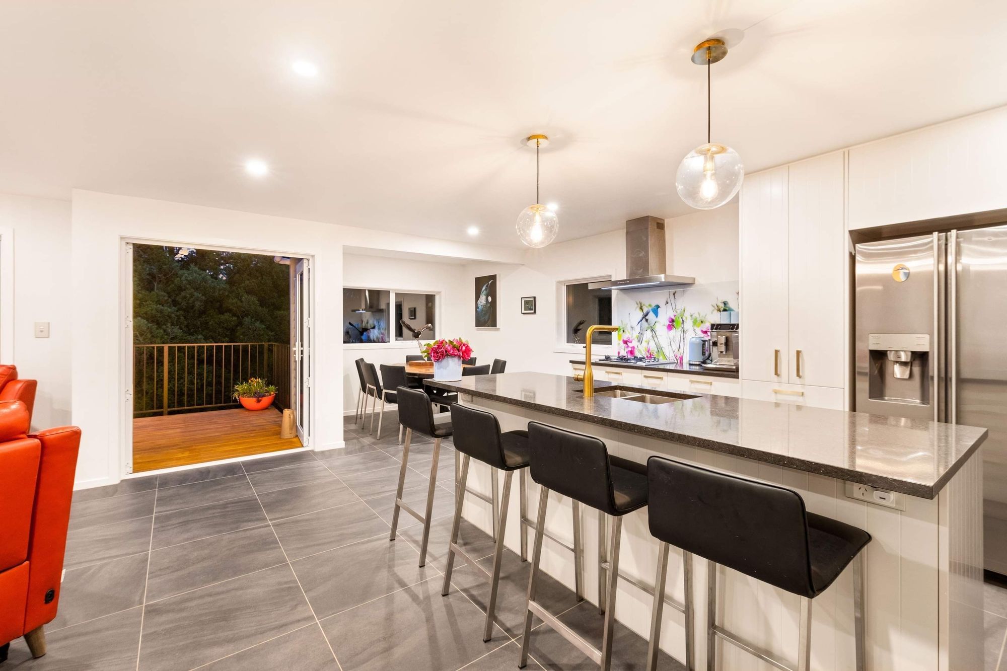 21 Rauhuia Cres, Parau