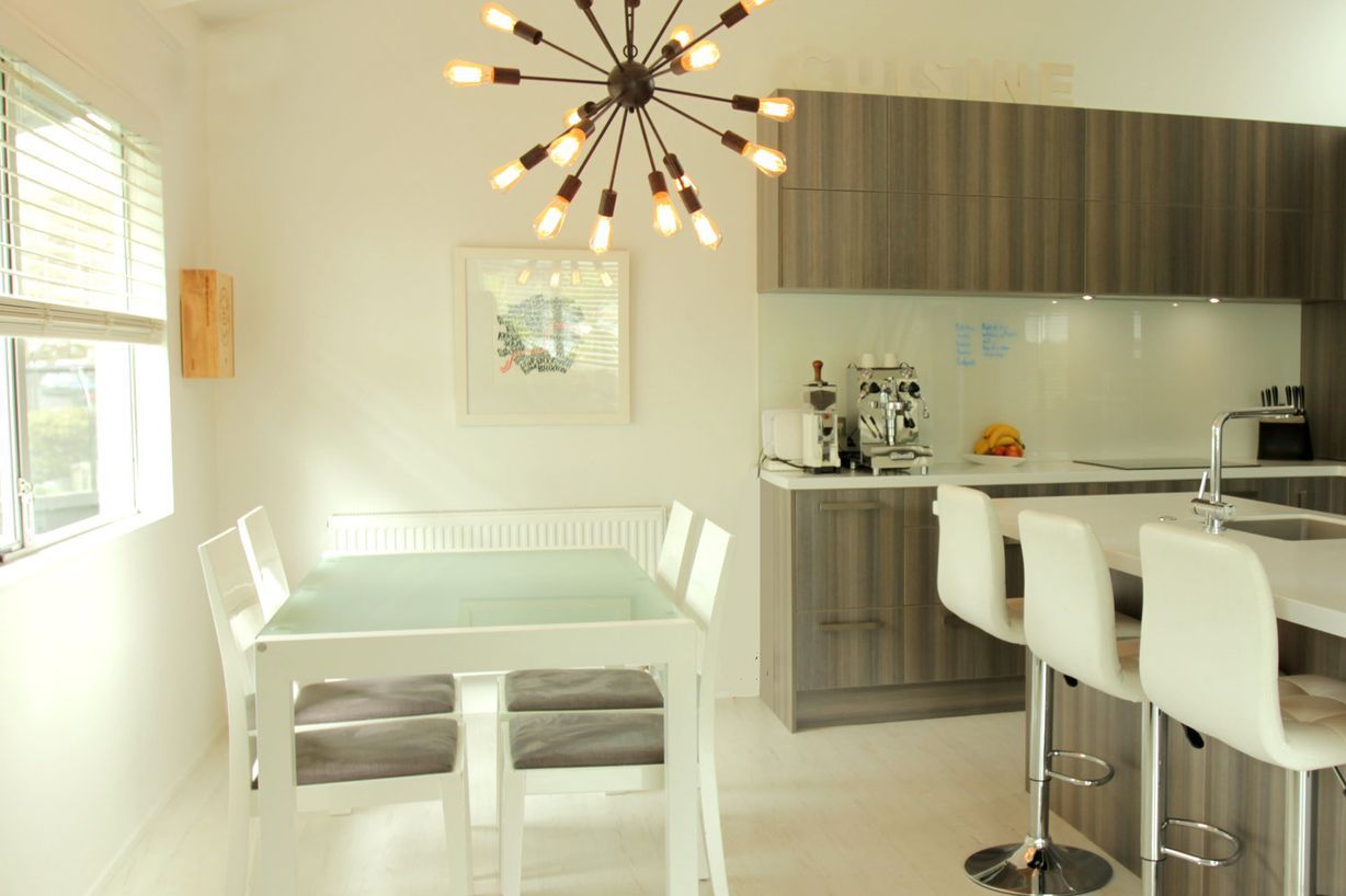 KitchenDiningTable.jpg