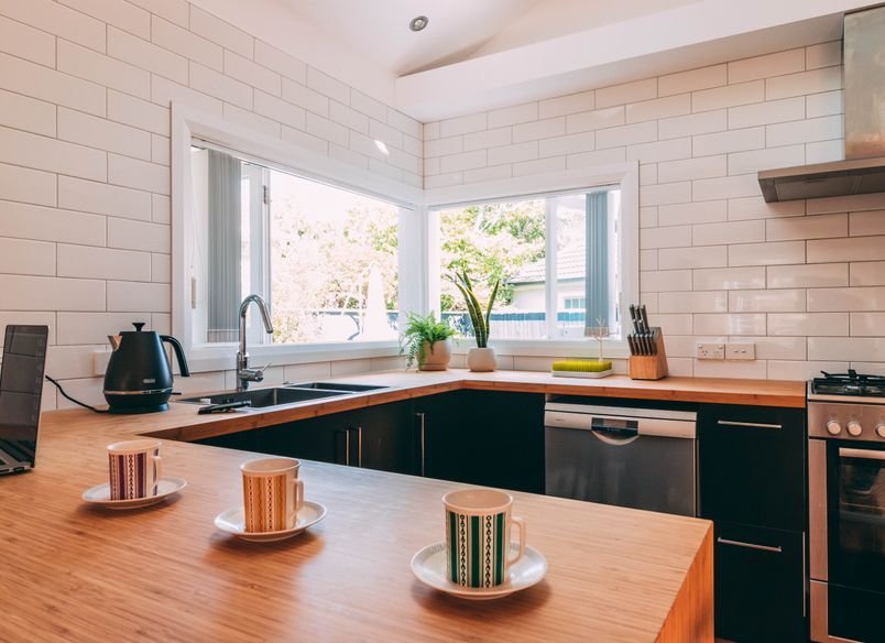 Hautana Square, Woburn