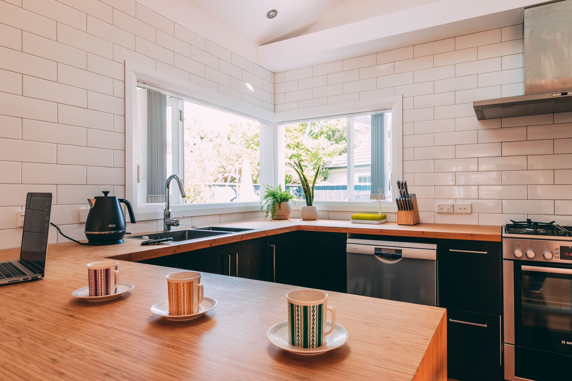 Hautana Square, Woburn