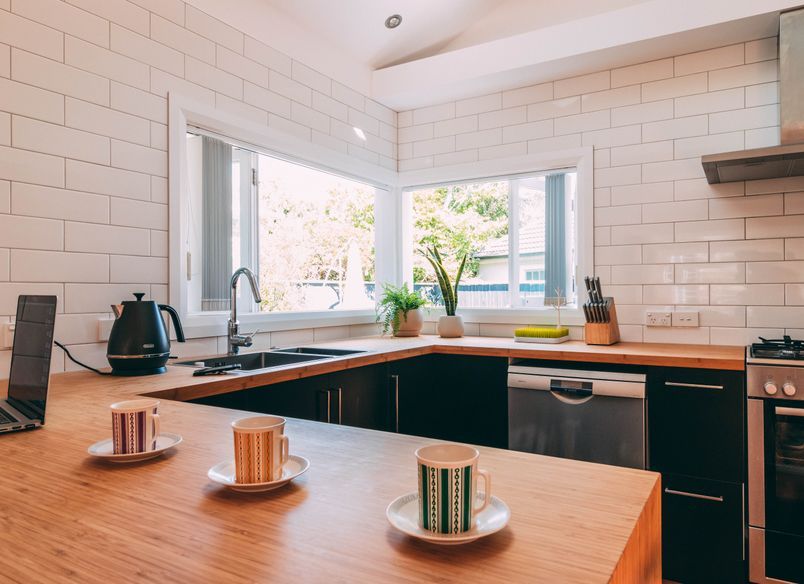 Hautana Square, Woburn