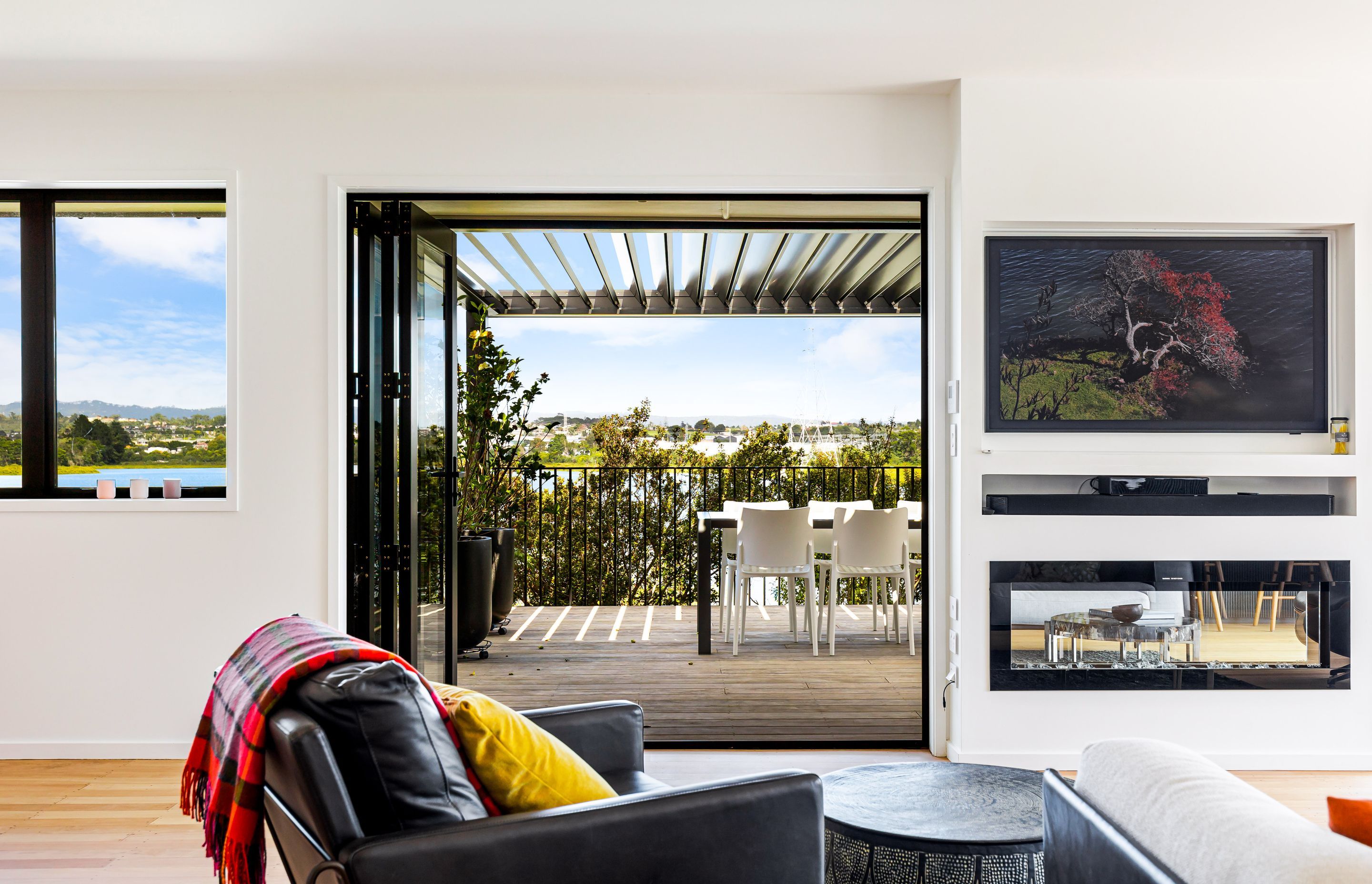 Coastline hide away
