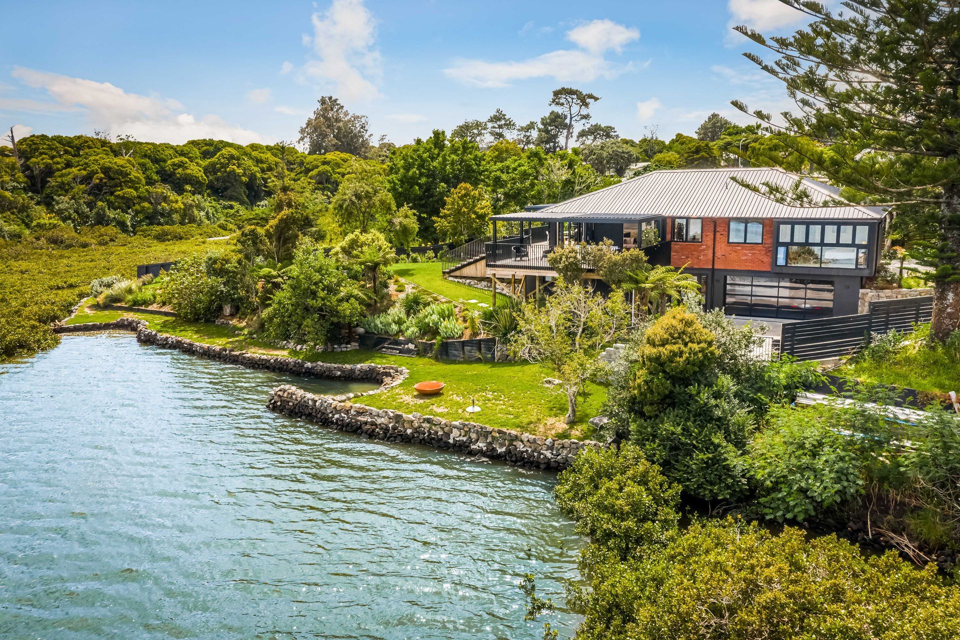 Coastline hide away