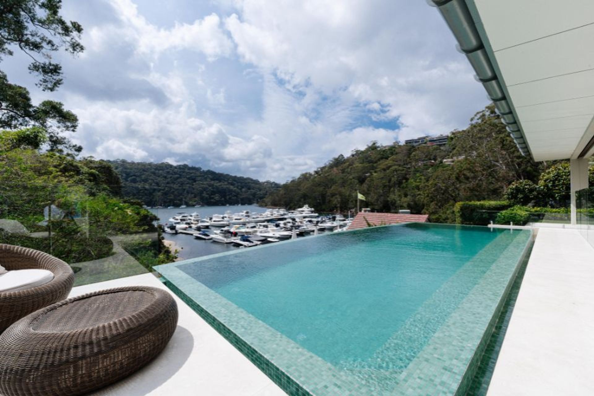 Crema Vialle Limestone Alfresco