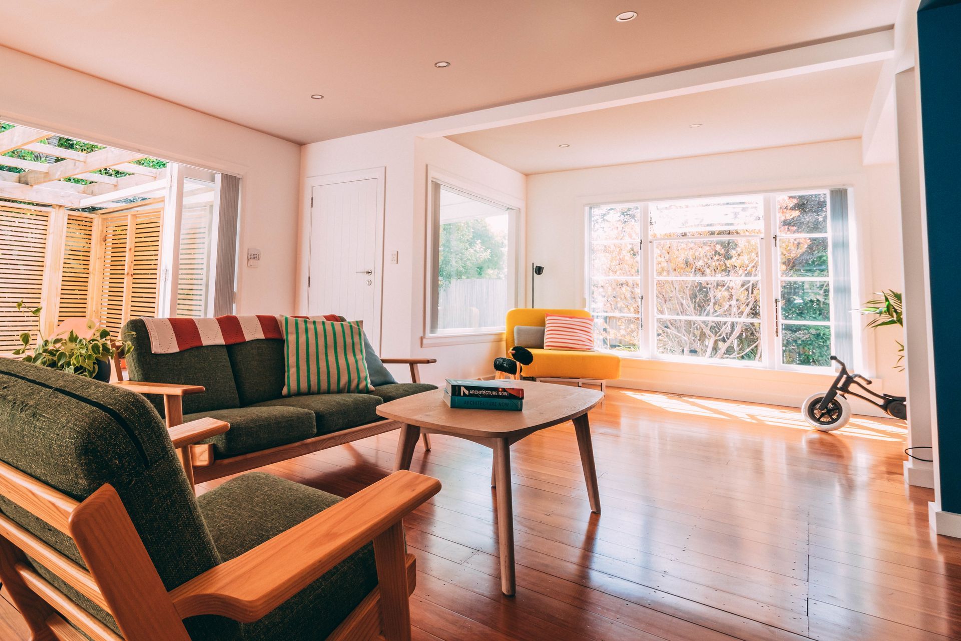 Hautana Square, Woburn