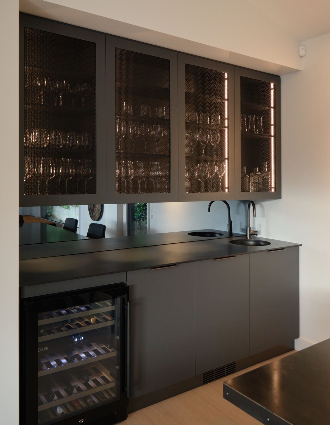 Loch-View-Queenstown-bar.jpg