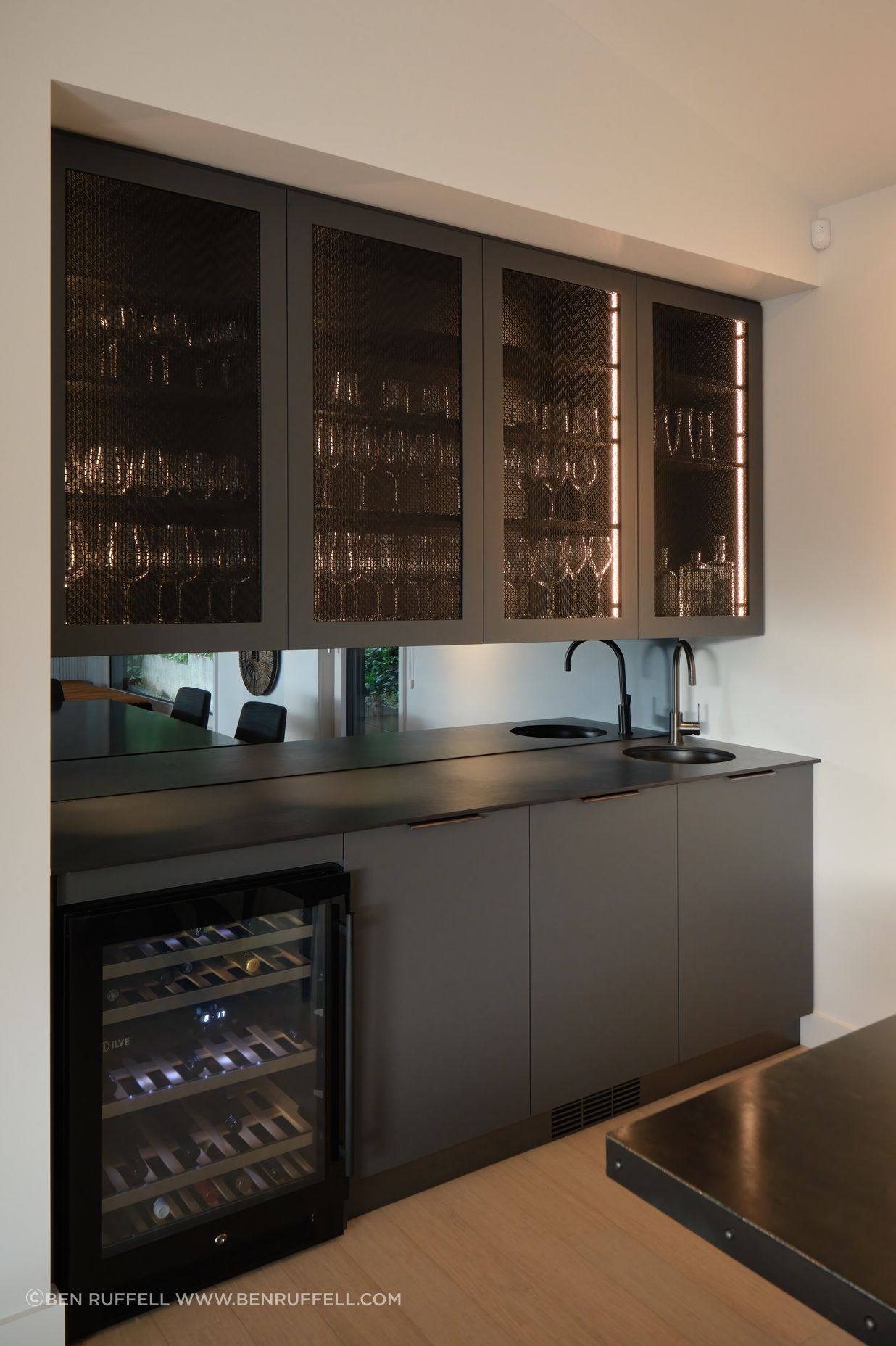 Loch-View-Queenstown-bar.jpg