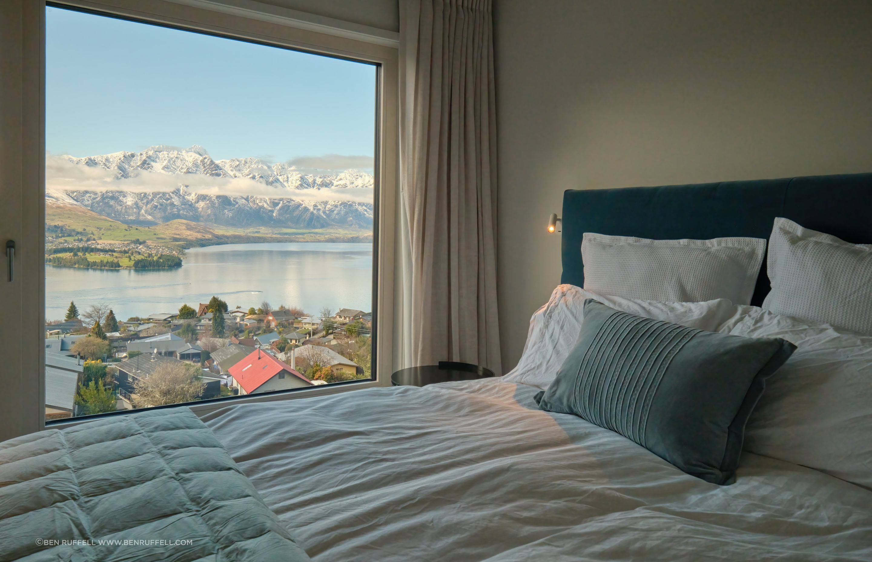 Loch-View-Queenstown-bedroom.jpg