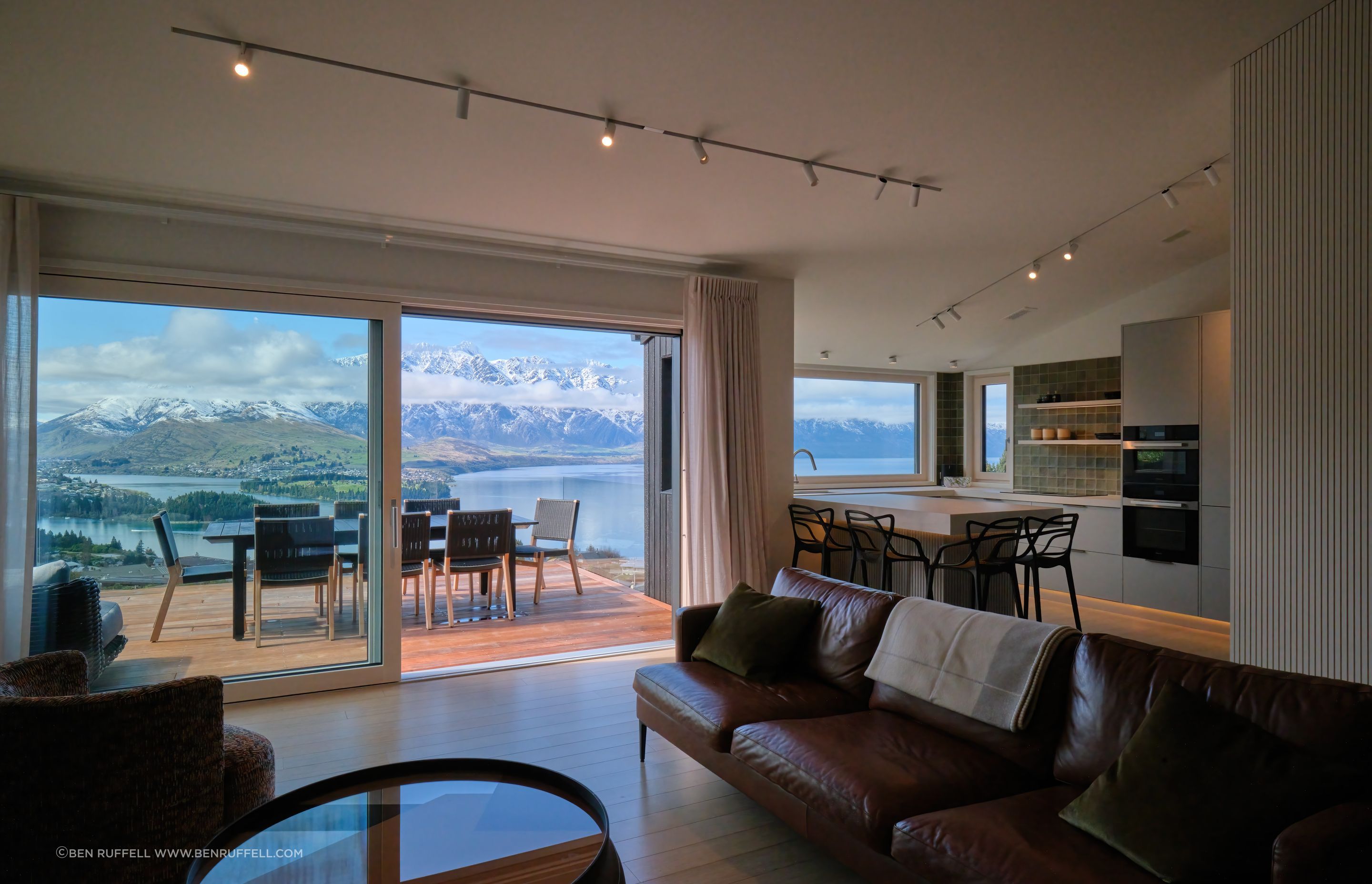 Loch-View-Queenstown-open-plan-living.jpg