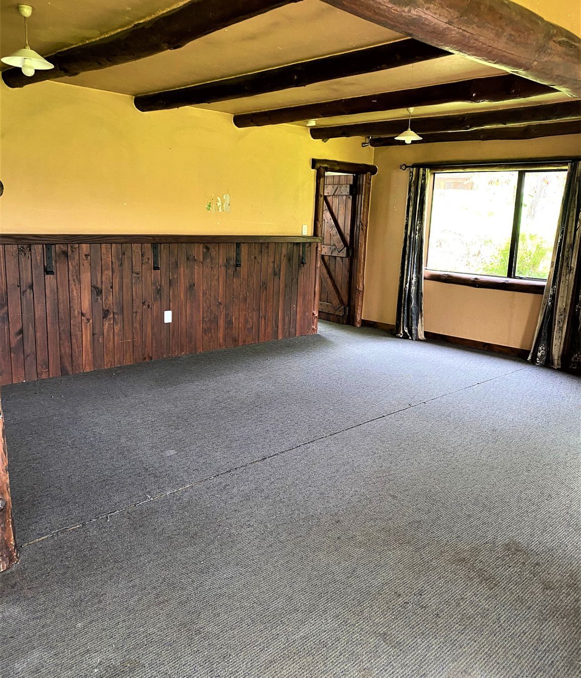 Lounge-walls-before.jpg