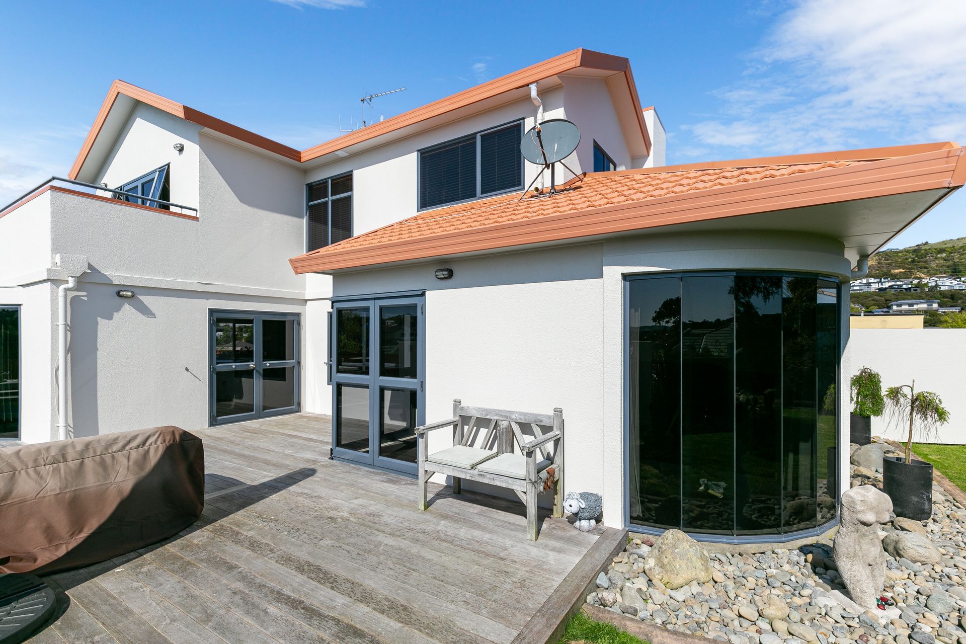 Resene Half Truffle, Everbrite on aluminium window joinery