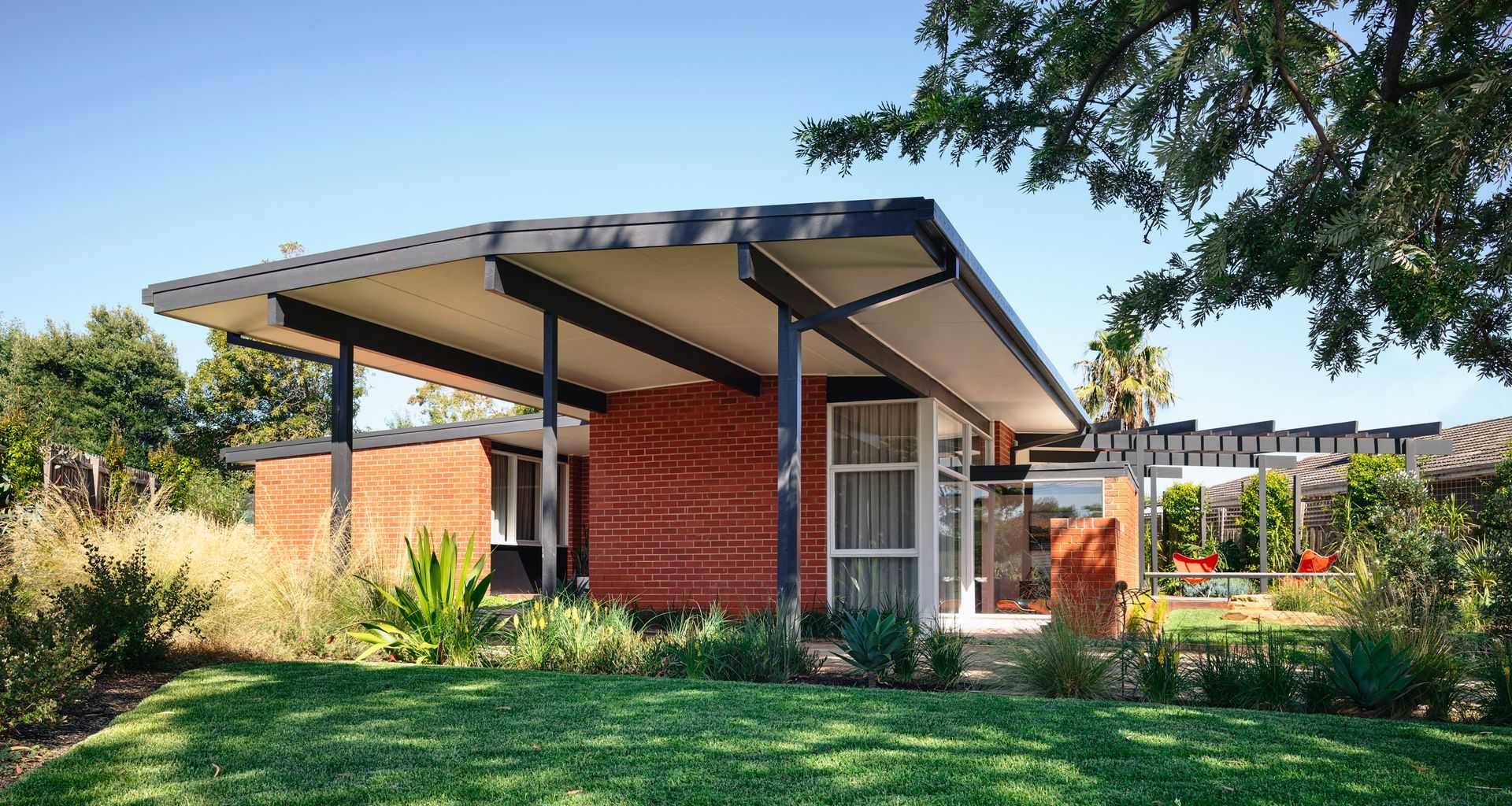 Frankston Mid-Century Modern banner