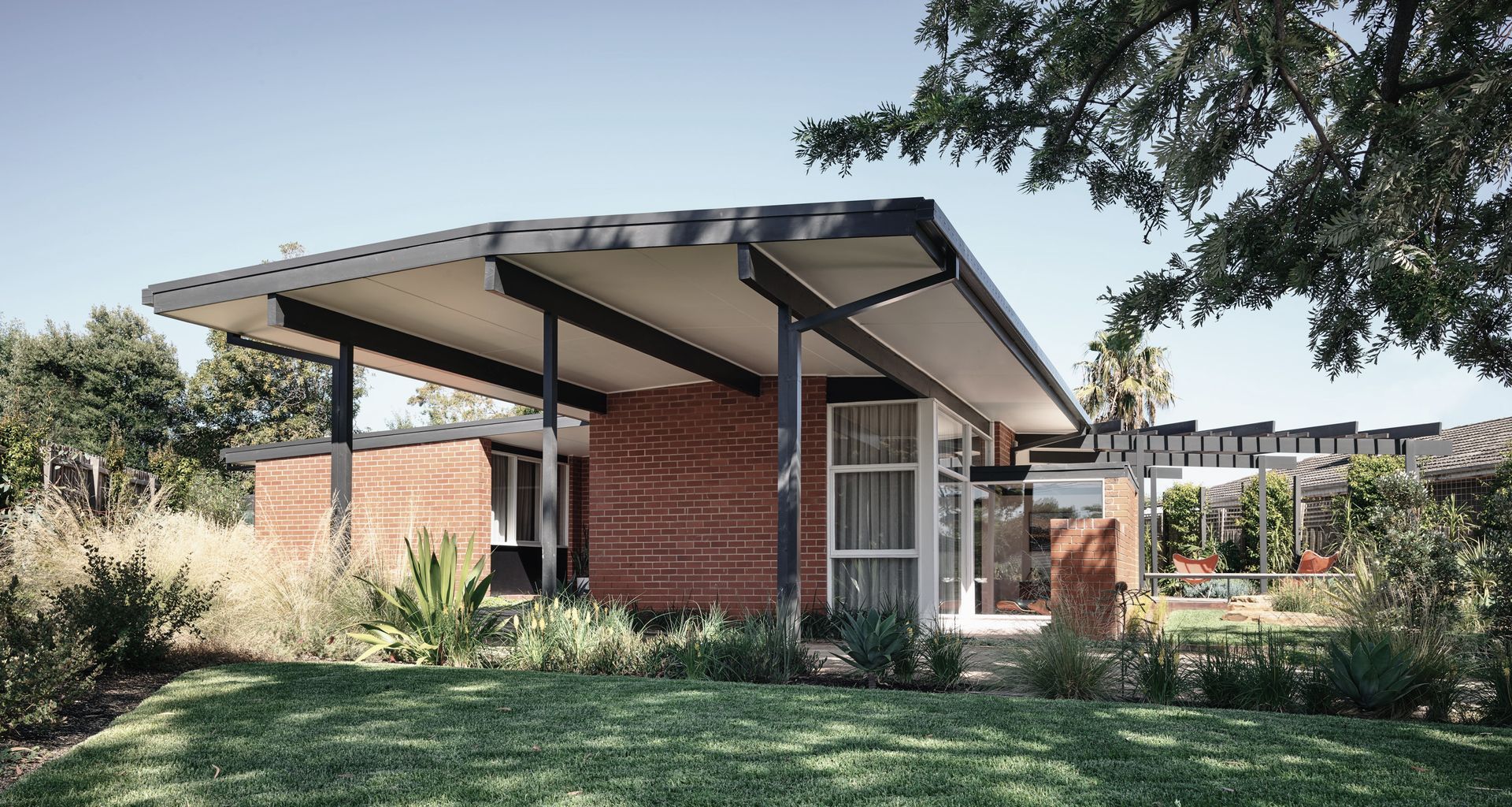 Frankston Mid-Century Modern banner