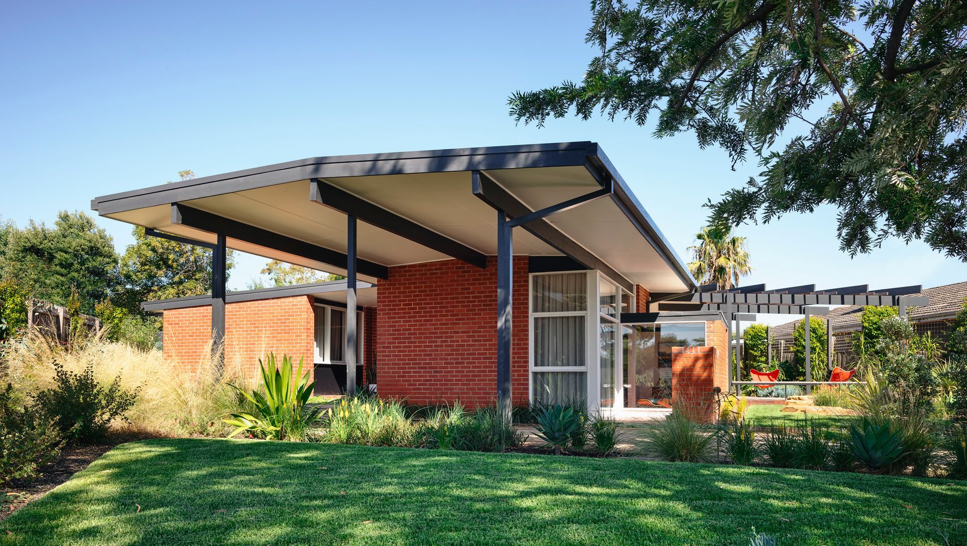 Frankston Mid-Century Modern banner