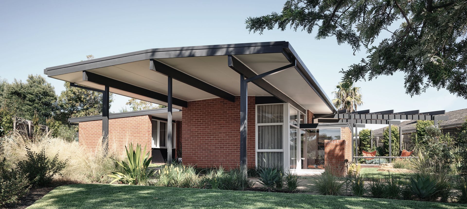 Frankston Mid-Century Modern banner