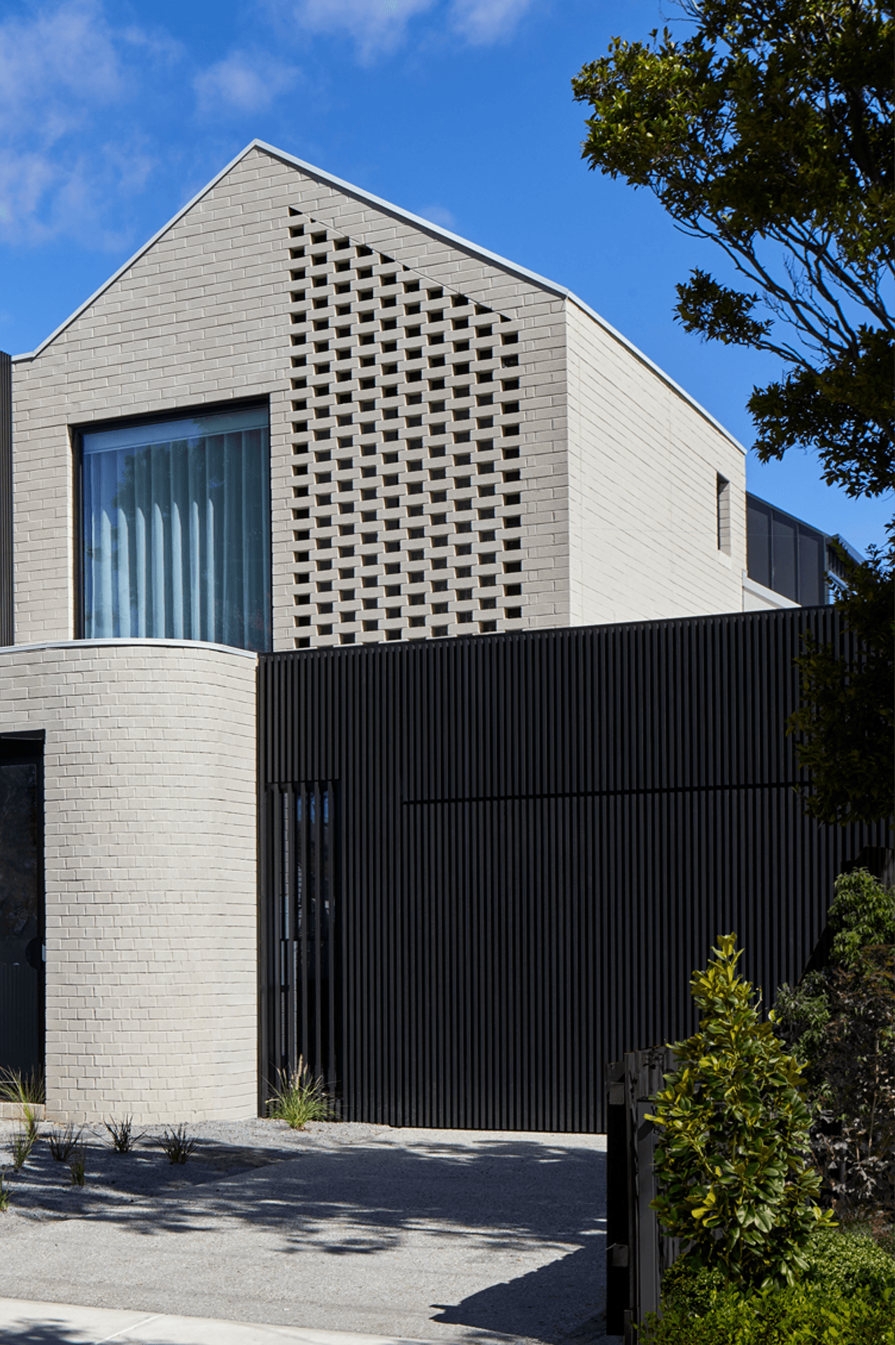Mancini-Williamstown-Specialty-Knotwood-Door-ArchiPro-3.png