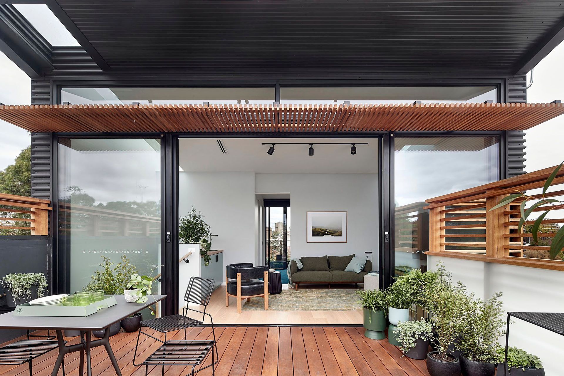 McMahonCanterburyRdStKildaWestsmg3782w-v2.jpg