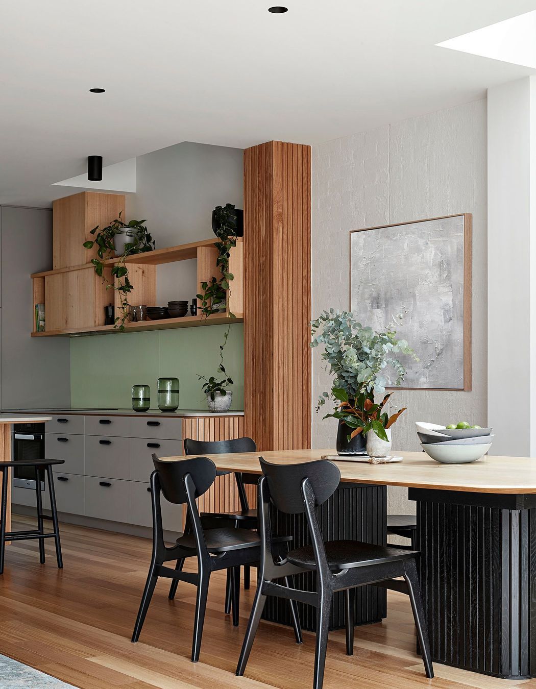 McMahonCanterburyRdStKildaWestsmg3927Aw.jpg